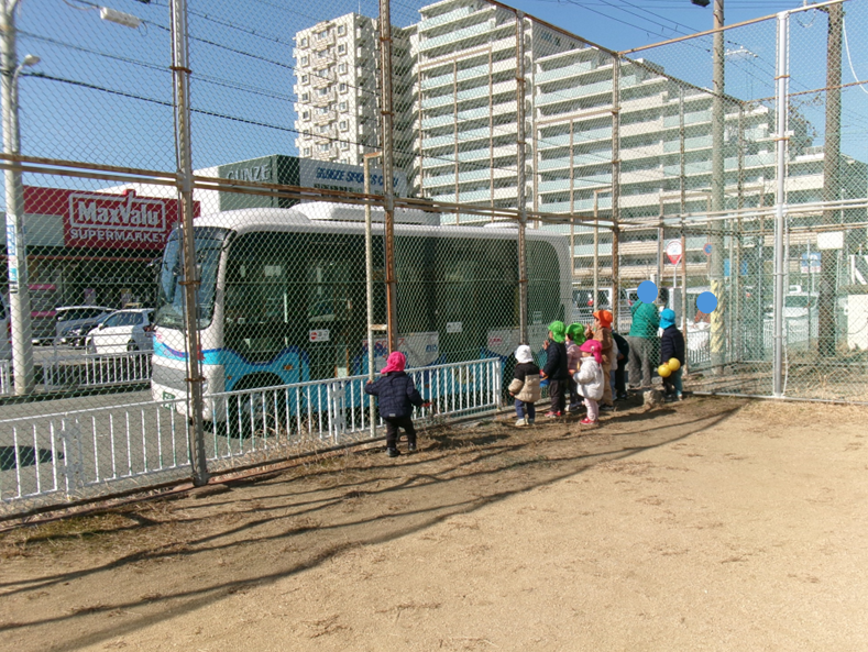 たこバスが来たよ~!!ヾ(@⌒ー⌒@)ノ