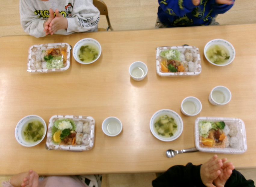 みんなで嬉しいお弁当☆♪