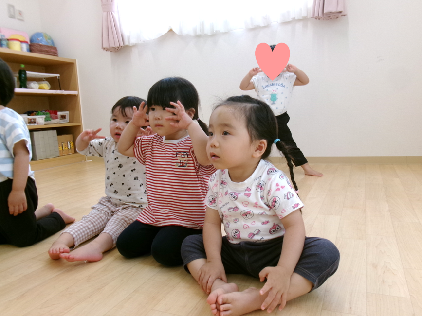 楽しい絵本タイム♪