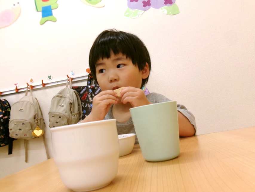 今日のおやつは『ちんすこう』でした(*^-^*)