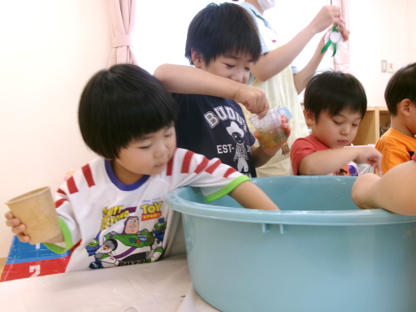 寒天遊びも、夢中で楽しんでいましたo(`・ω・´)o