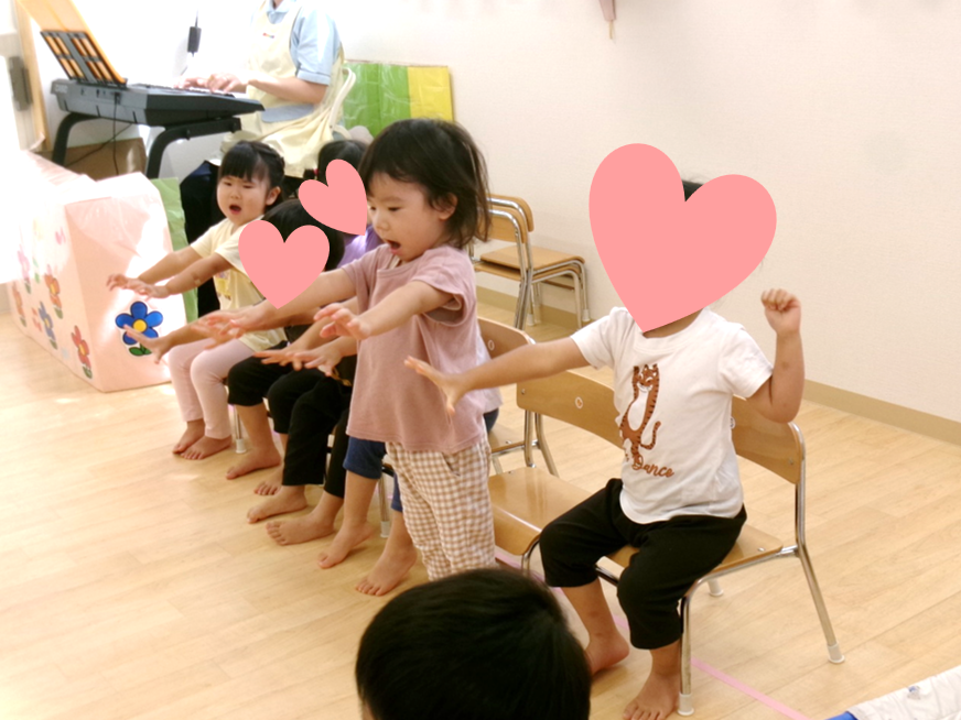 帰りの会の様子です♪息ぴったり(･ω<)☆