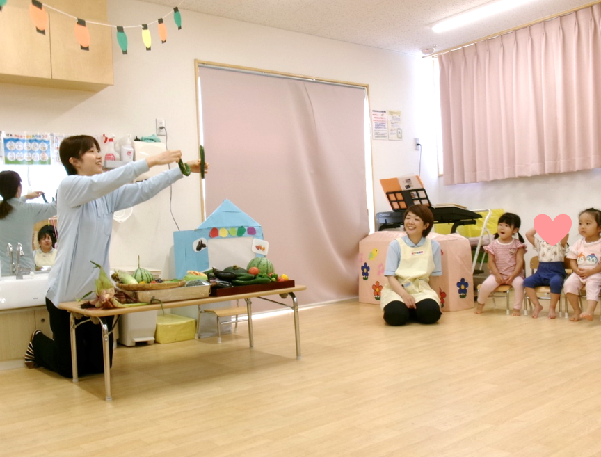 くるっと曲がったキュウリを見つけたよ～！！