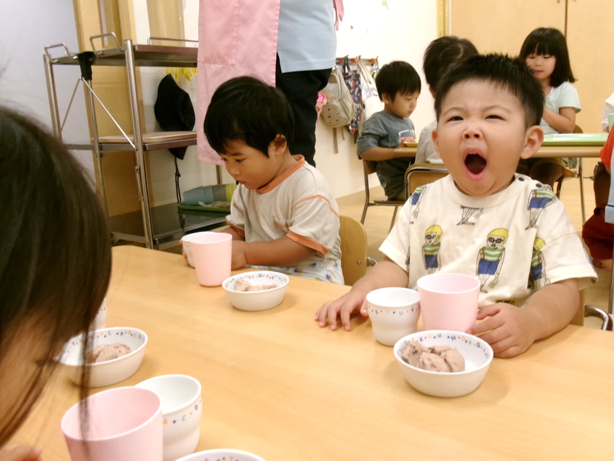 お昼寝の後は、おやつの時間(˘︶˘).。.:*♡
