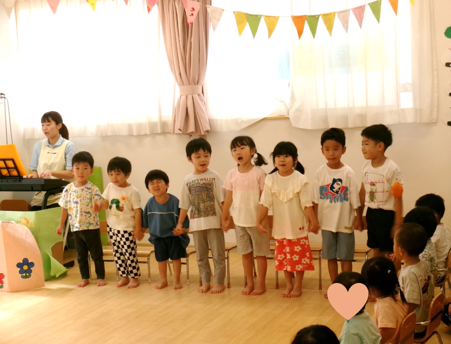 幼児クラスのみんなから、『ひゃくさいのうた』の歌のプレゼント(^o^♪