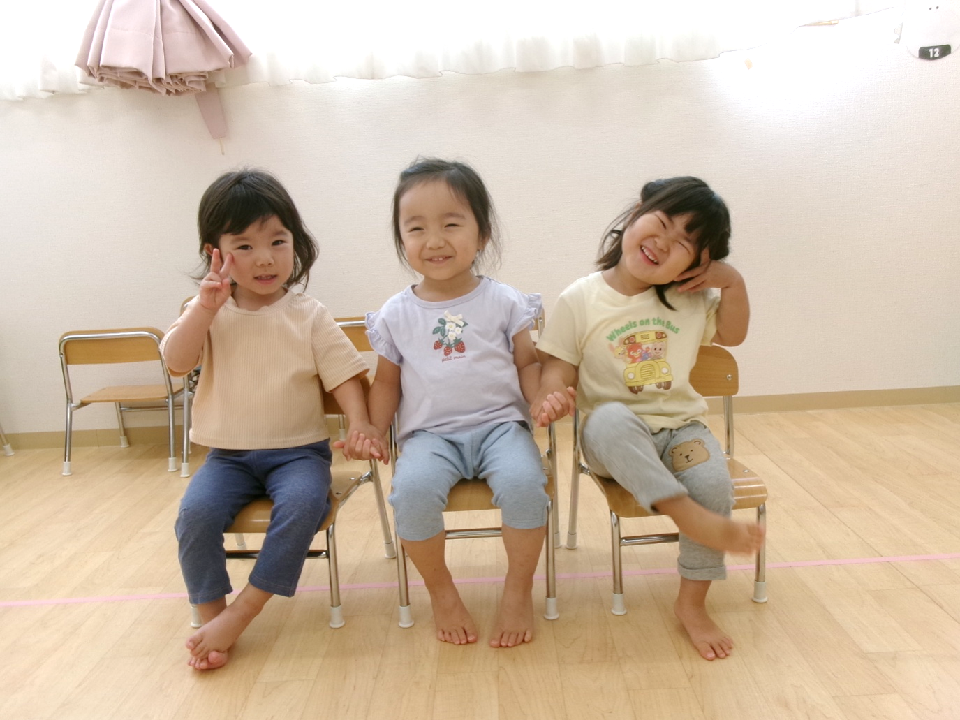 仲良しうさぎ組さん♡帰りの会の前に、パシャリ(・◡︎‹ )**