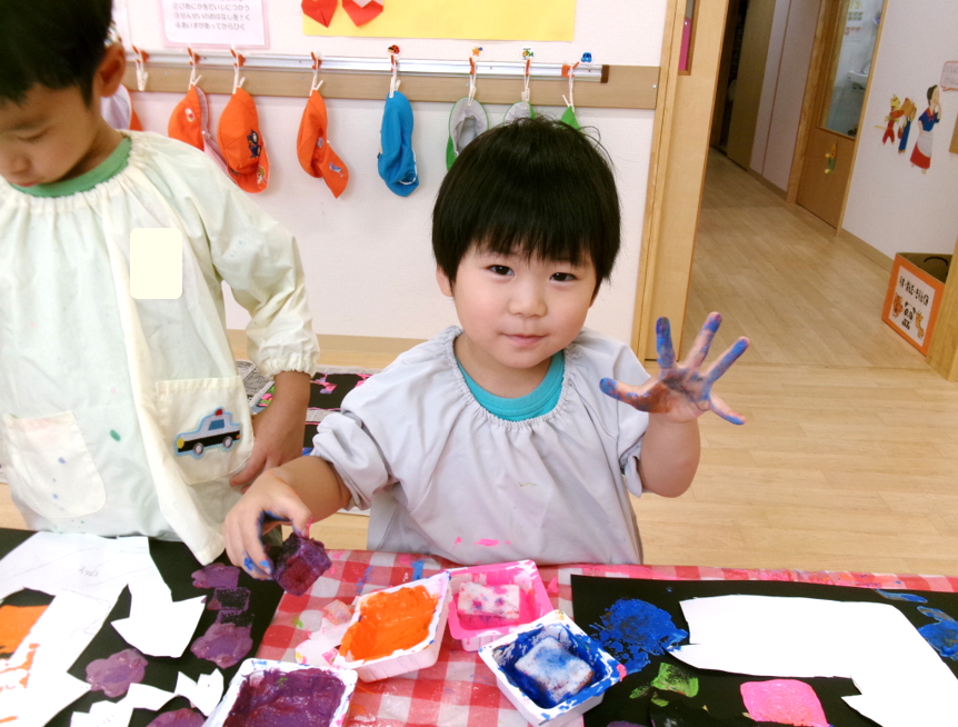 お部屋では、製作を楽しみましたヽ(*^ω^*)ノ