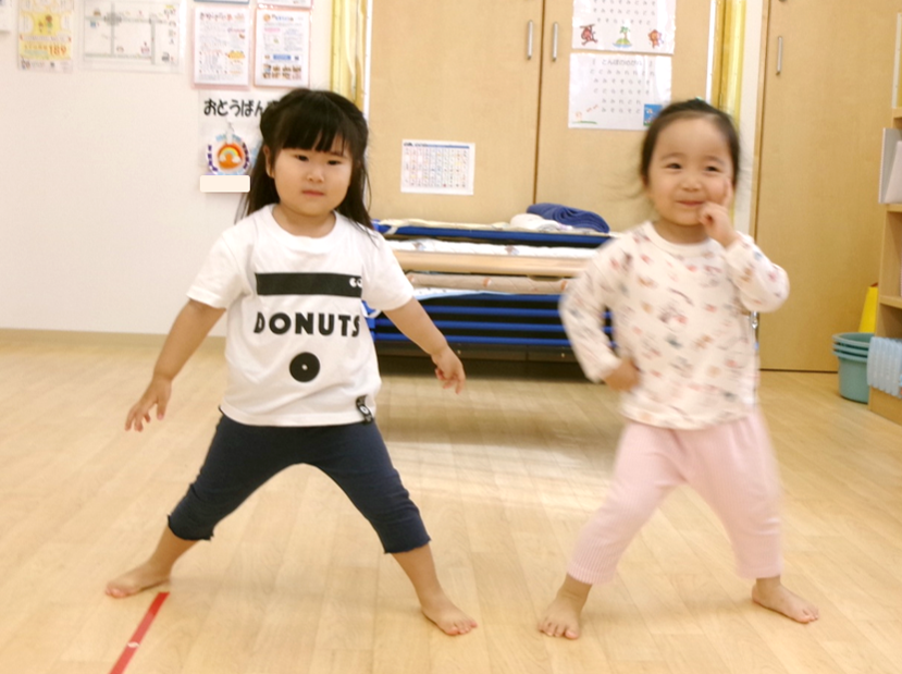 仲良く一緒に、はいポーズ(• ▿ ‹ )-⋆。·