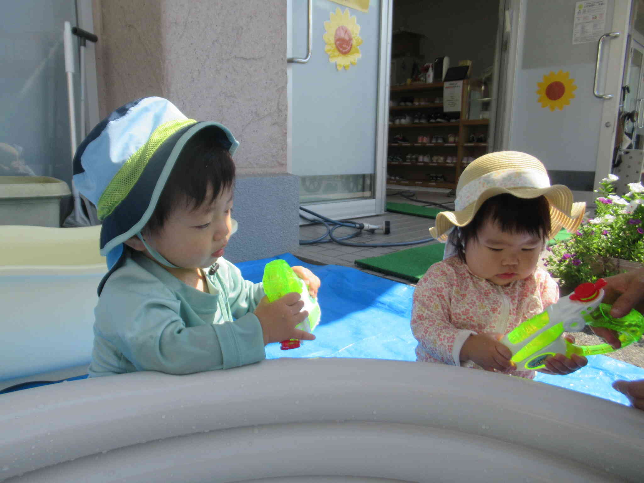 これなあに？　こうやって ...　こうしてみよっか