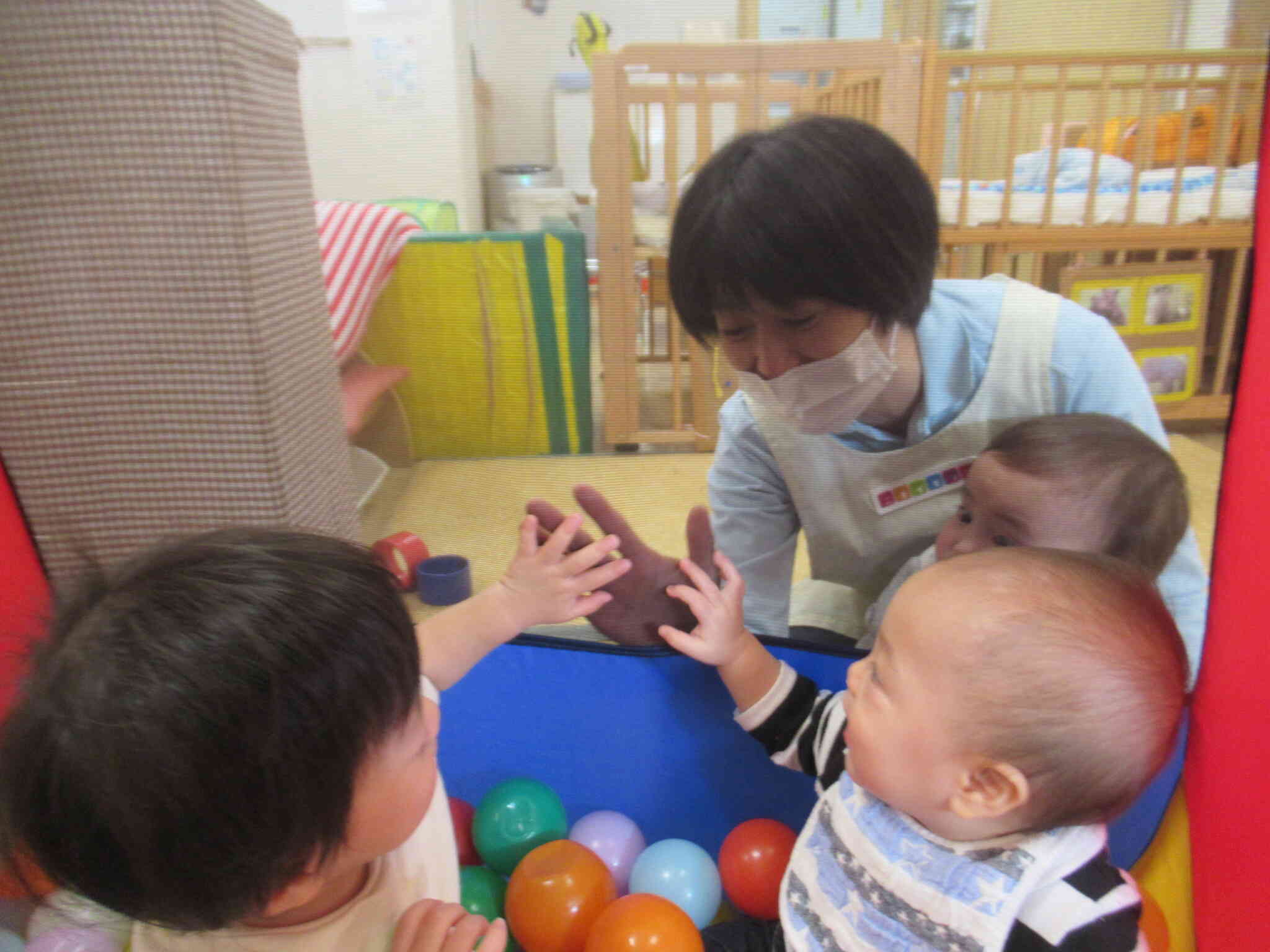 タッチ～　　ここから タッチ　はいタッチ　　ボクにもタッチ　 タッチ タッチ タッチ　　楽しいね