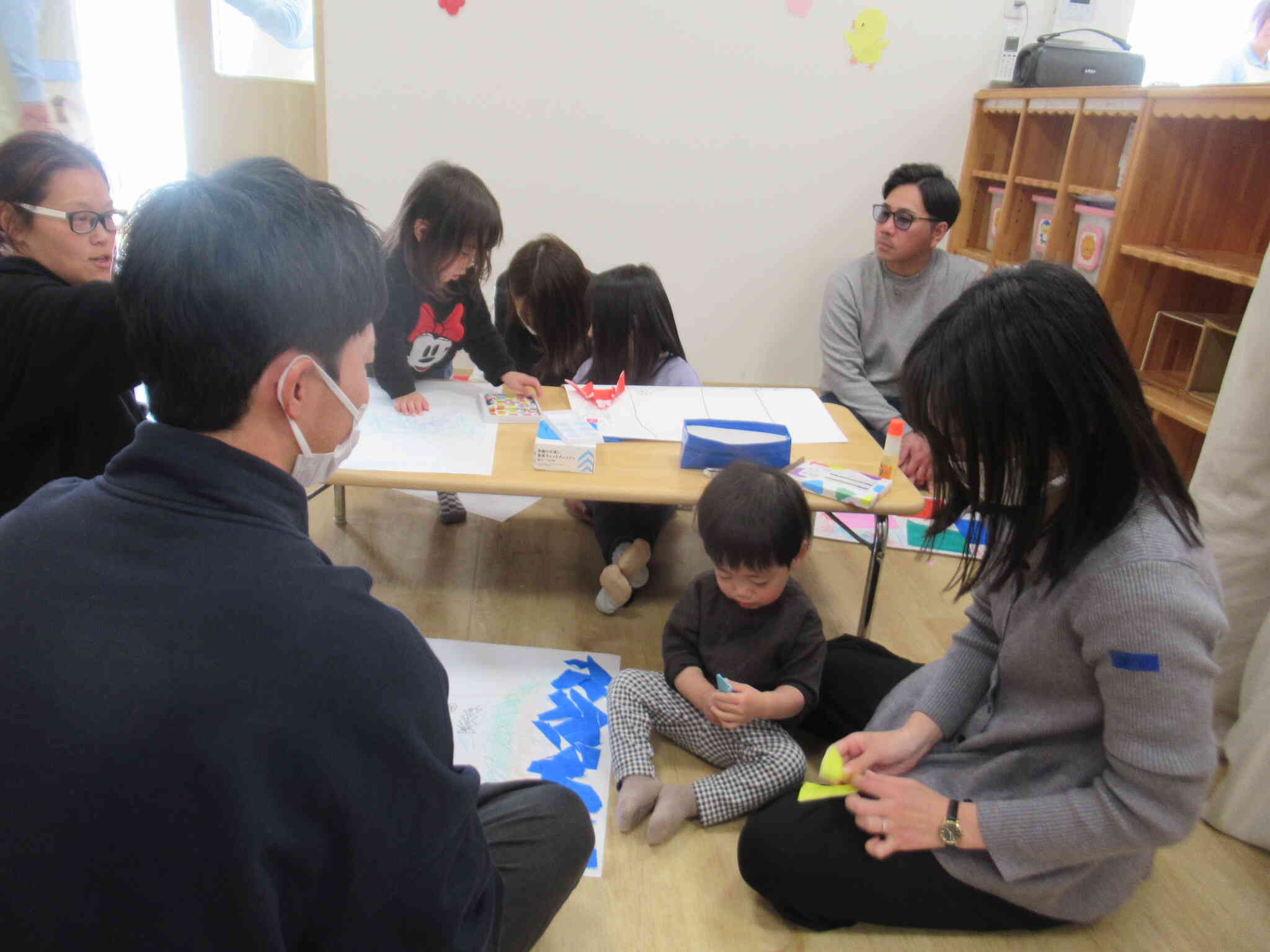 始めて 絵の具 使ってみたよ　ぶわっと描けて 楽しいね　...　　折り紙も おってみよっと