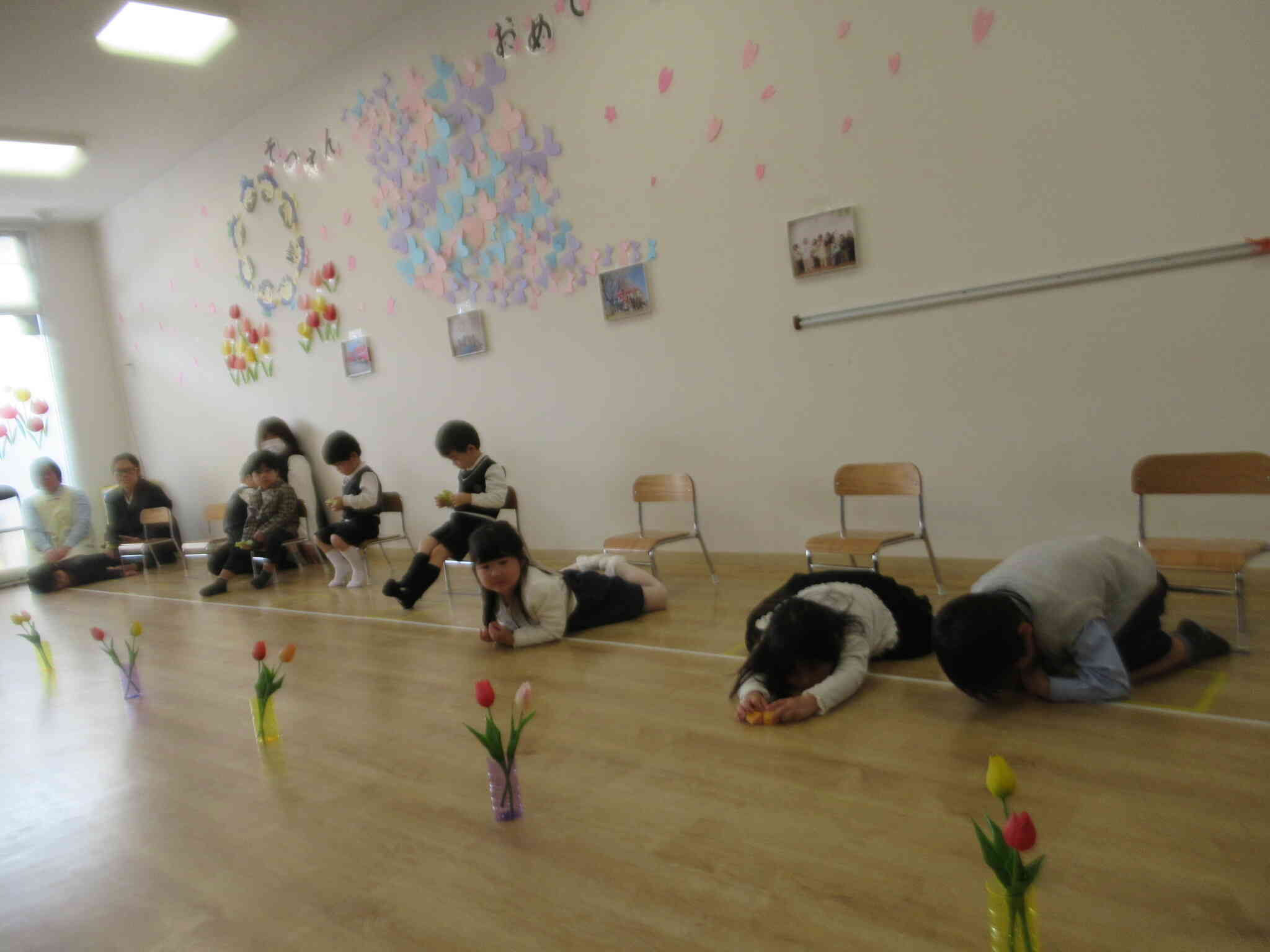 「 うさぎぐみおもいでメドレー♪ 」　小さなくりの木の下で～♪　大きなくりの木の下で～♪　普通のくりの木の下で～♪　...　涙も吹き飛びくらい笑っちゃいます