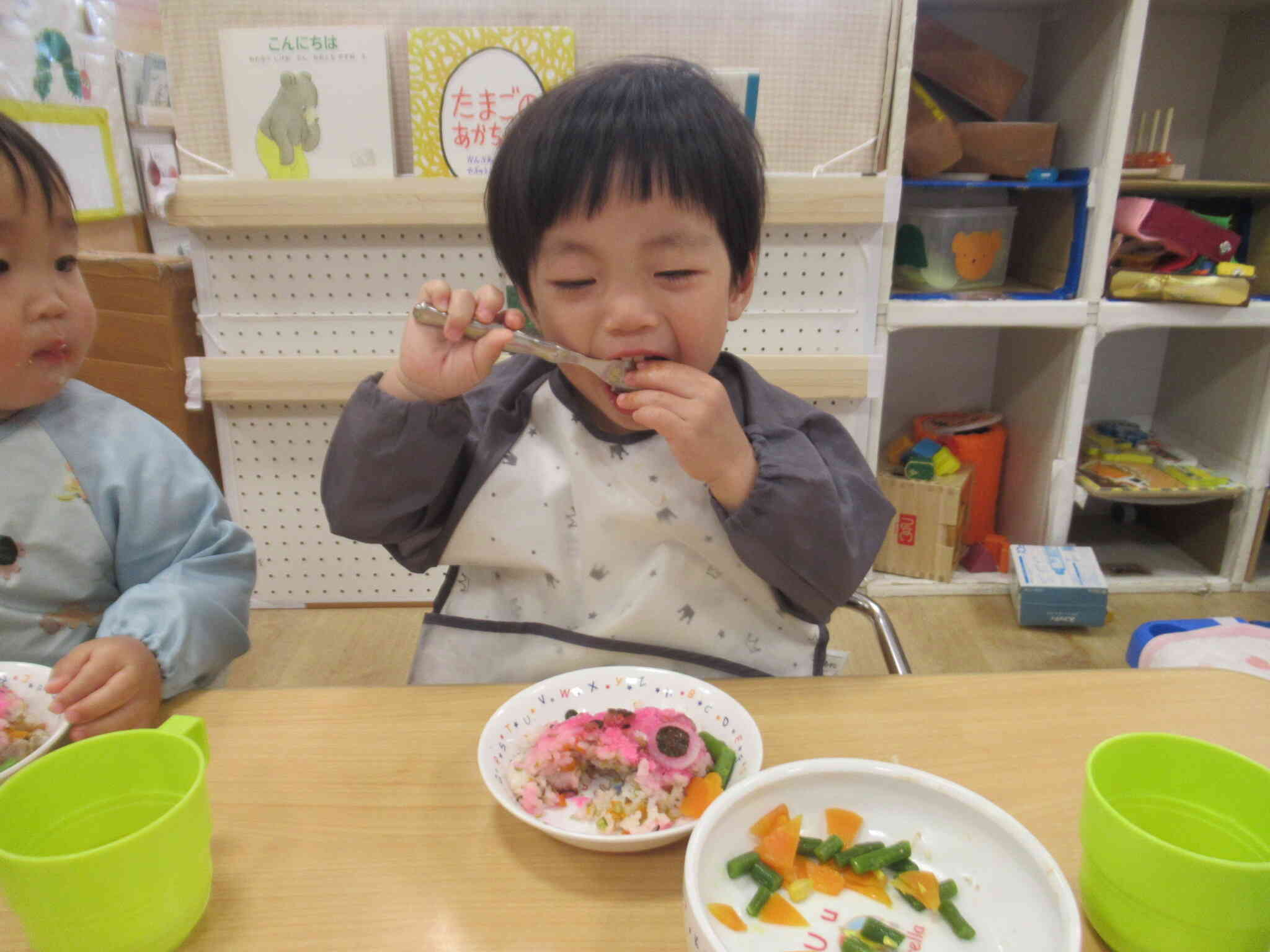 今日の給食 ... こいのぼりのごはん 大きなお口をあけて あ~~ん!...