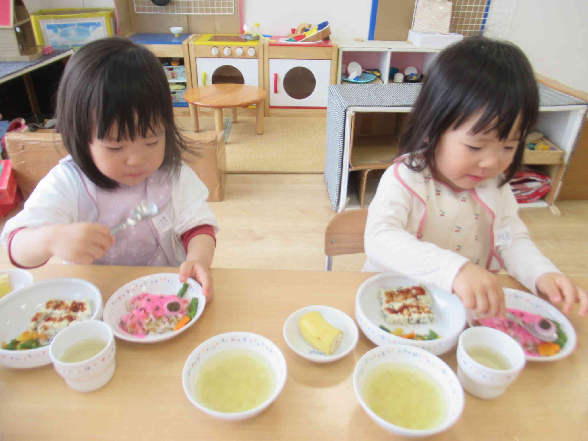 『こいのぼりごはん』嬉しいね！　お魚たべちゃうよ～　わたしは おめめから食べるんだもん