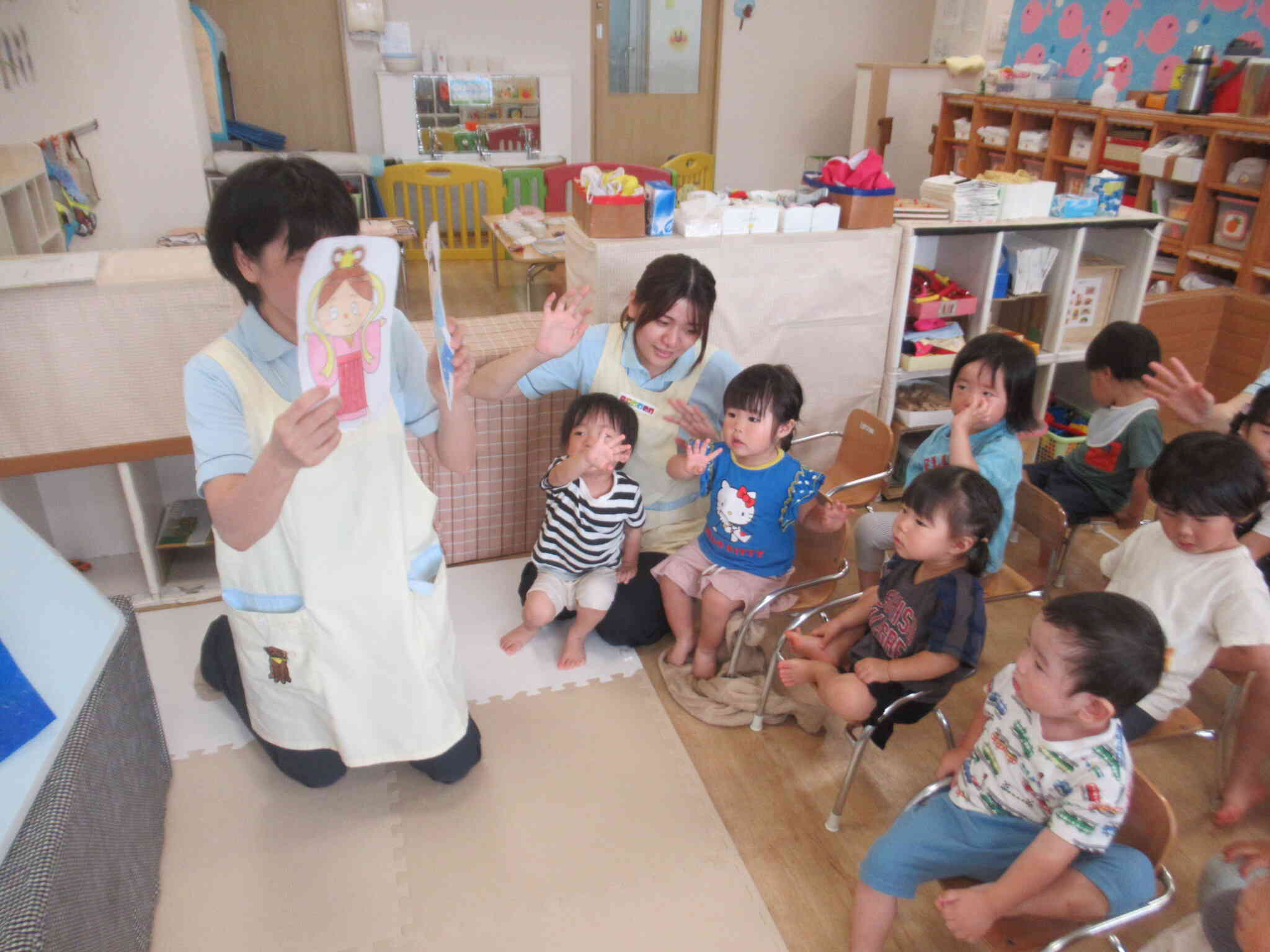 さ～さのは さ～らさら ♪　のきばにゆれる～ お～ほしさ～ま キ～ラキラ ♪　き～んぎんすな～ご ♪