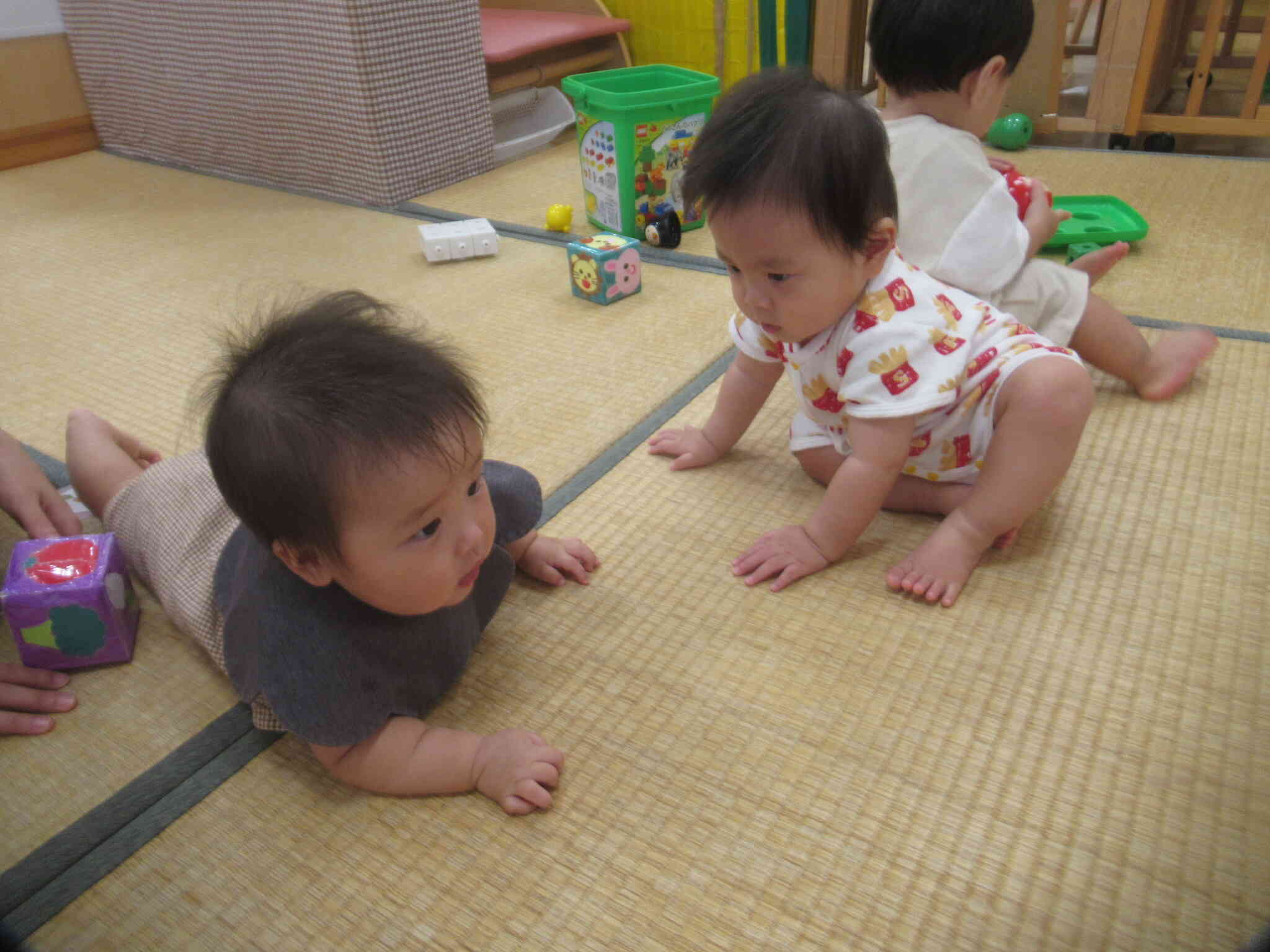 おへやあそび（ひよこぐみ）