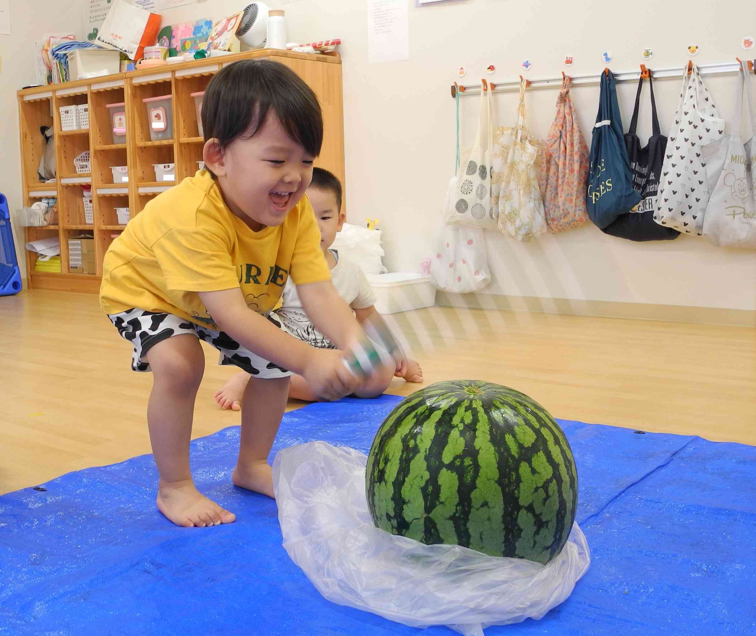 みんなですいかわり