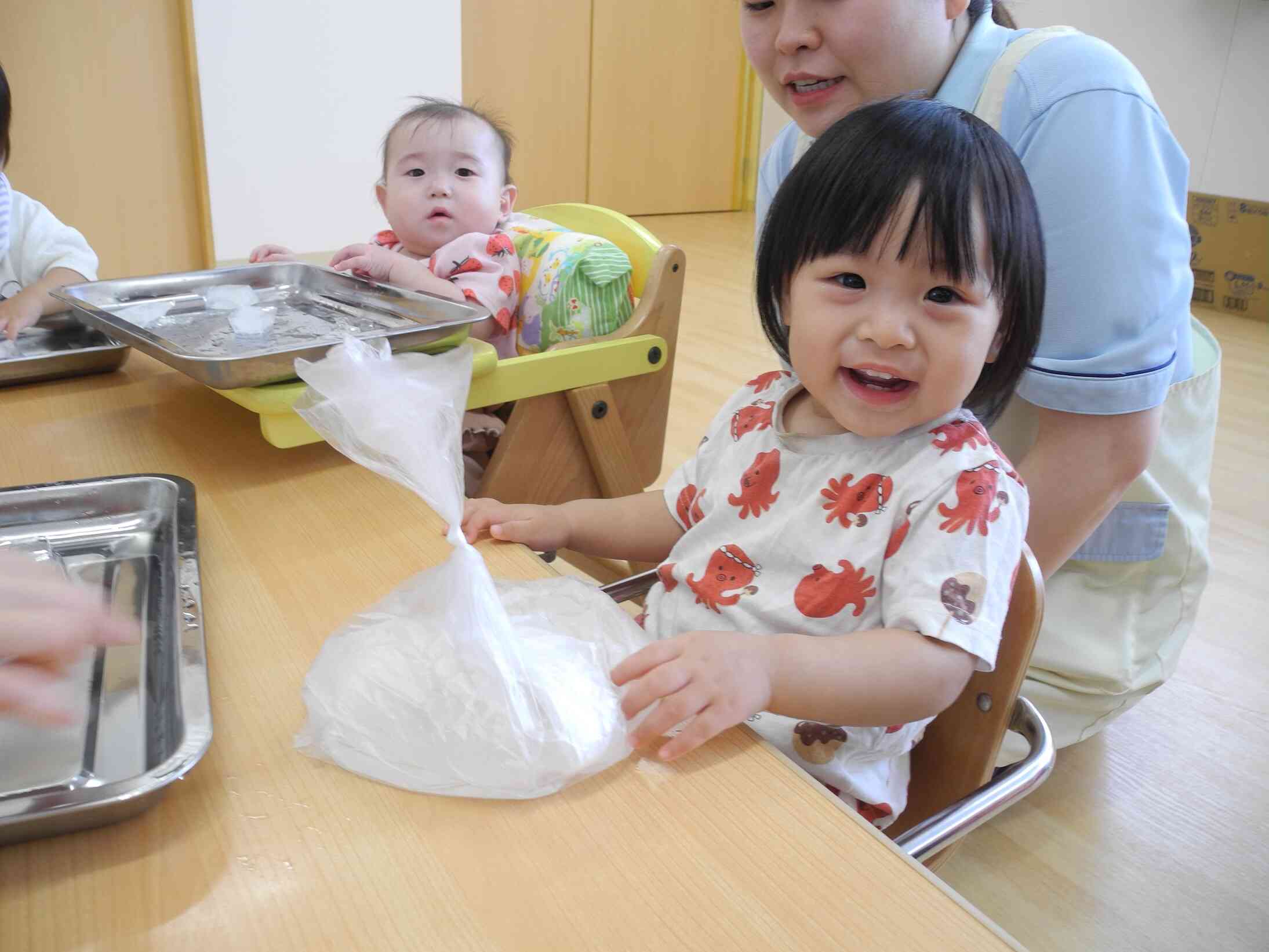 ひんやり　かさかさ　楽しい☆
