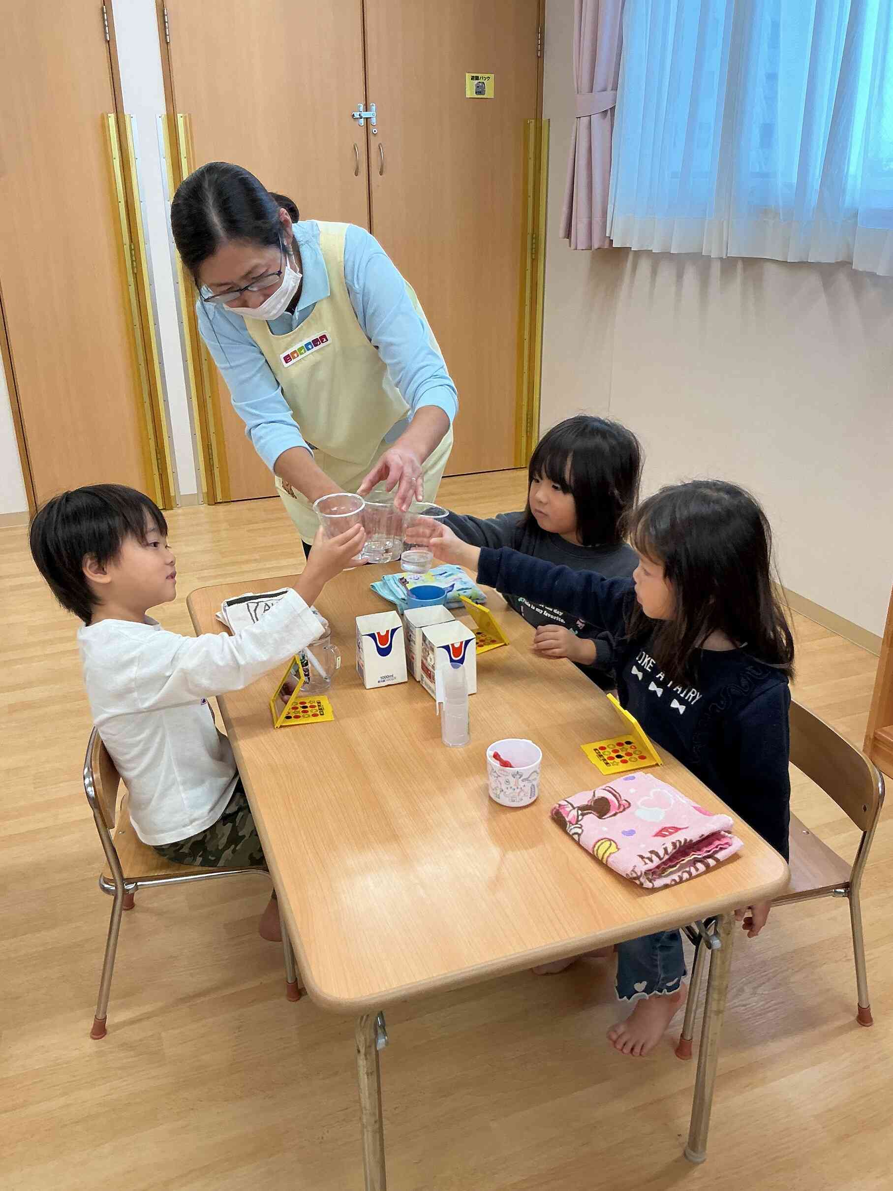 磨いた後のお水はどれだけ汚れたかな？