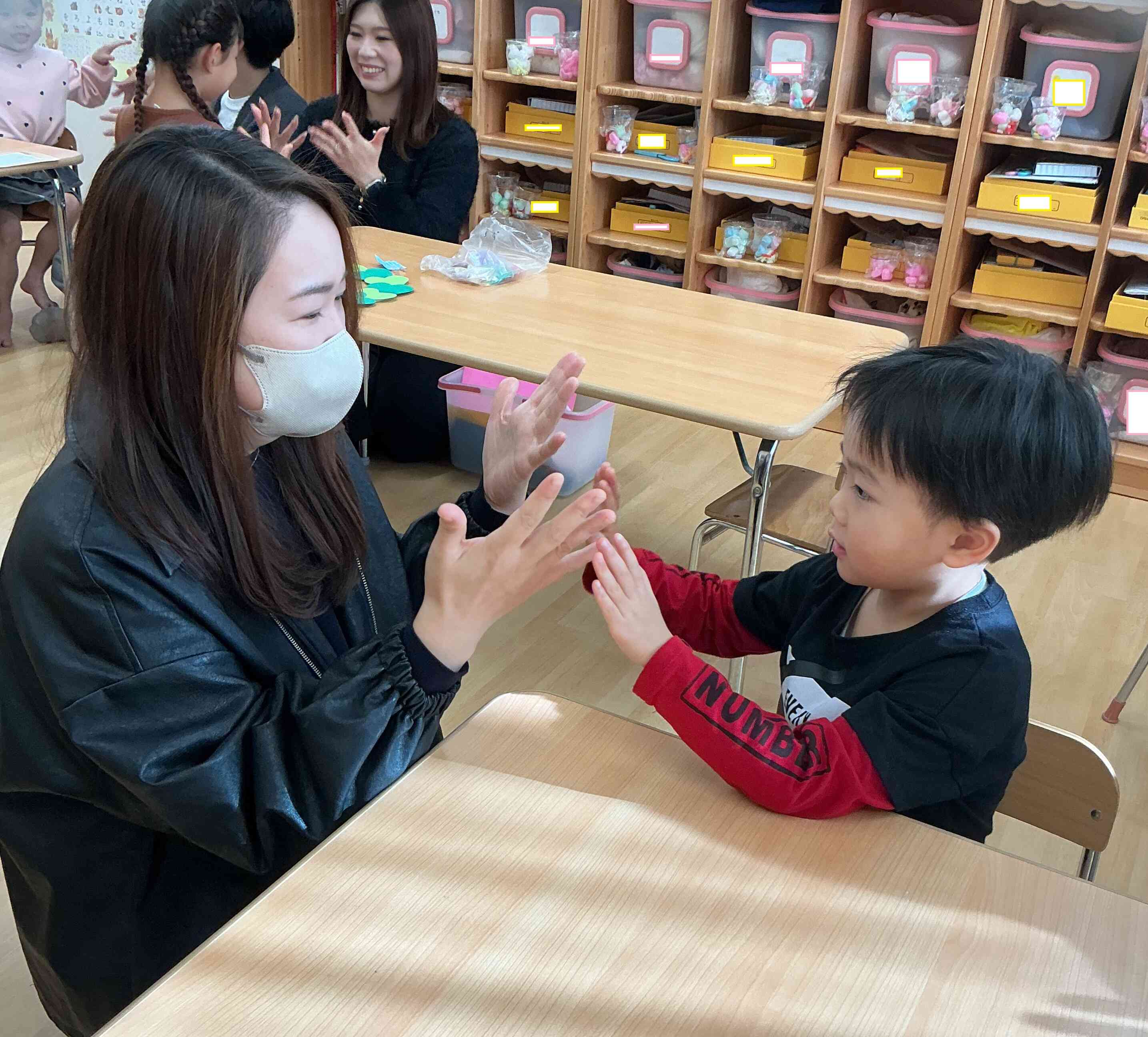 お家の人と手遊び