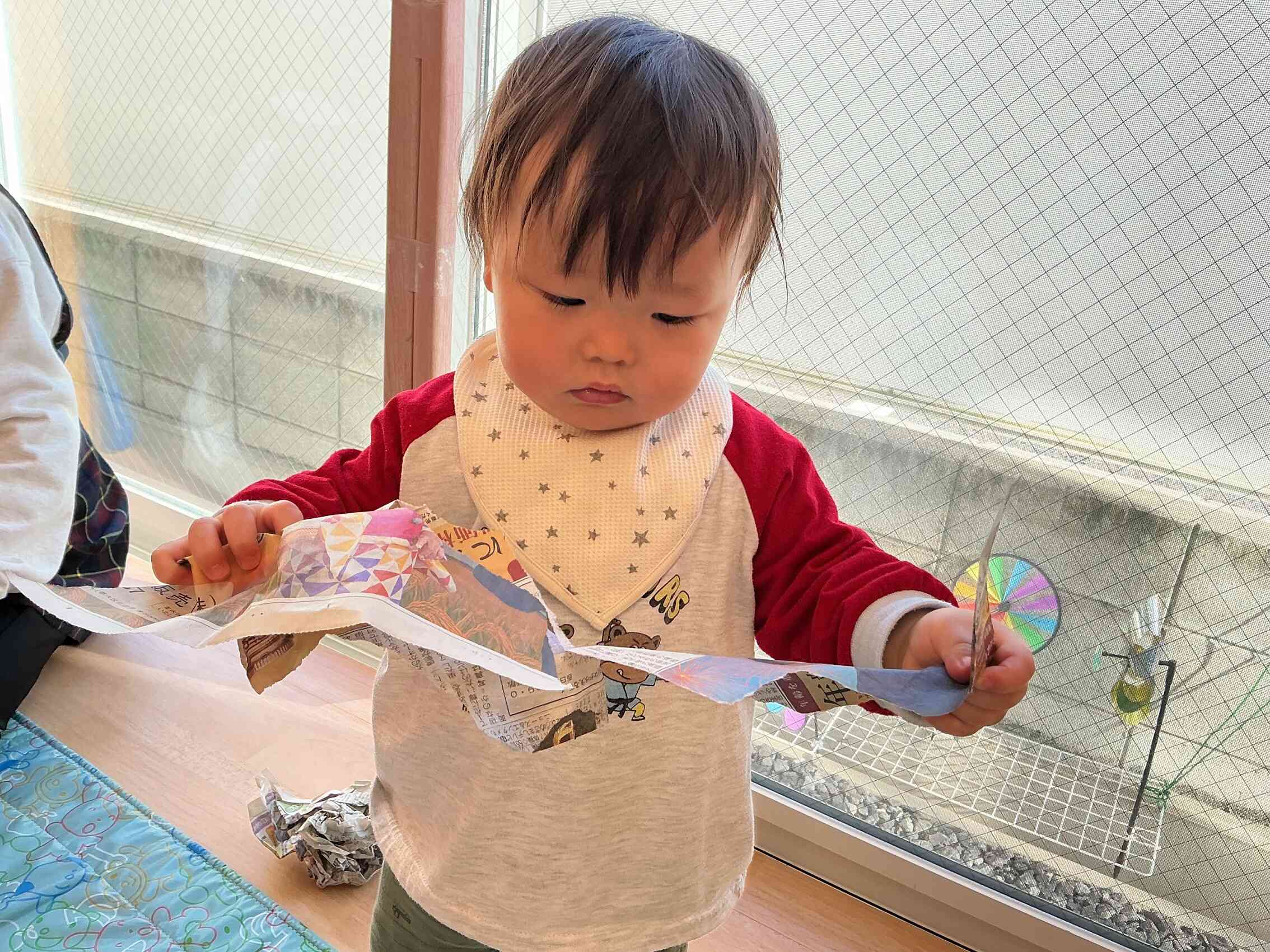 新聞紙で遊ぼう