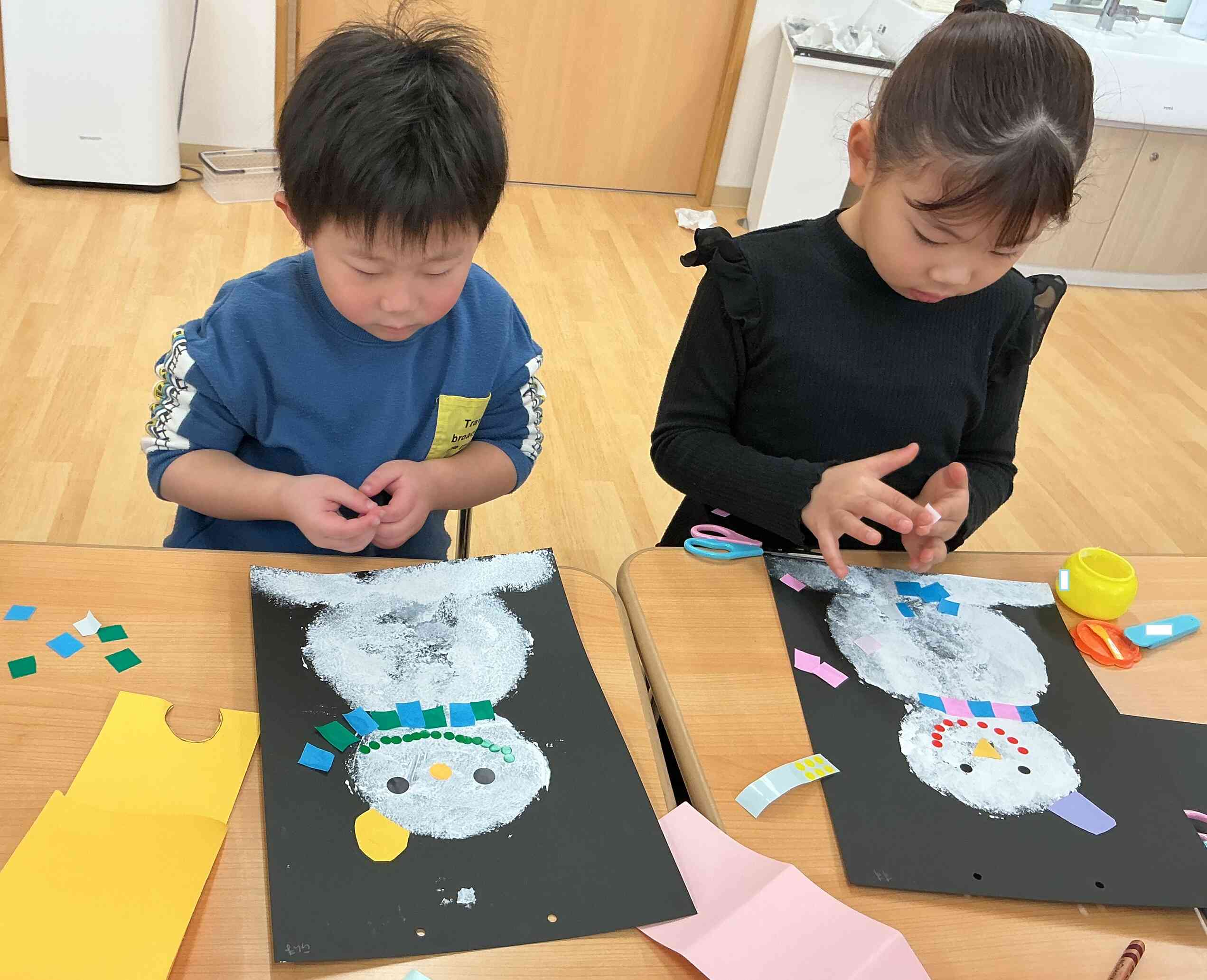 顔や飾りをつけるよ