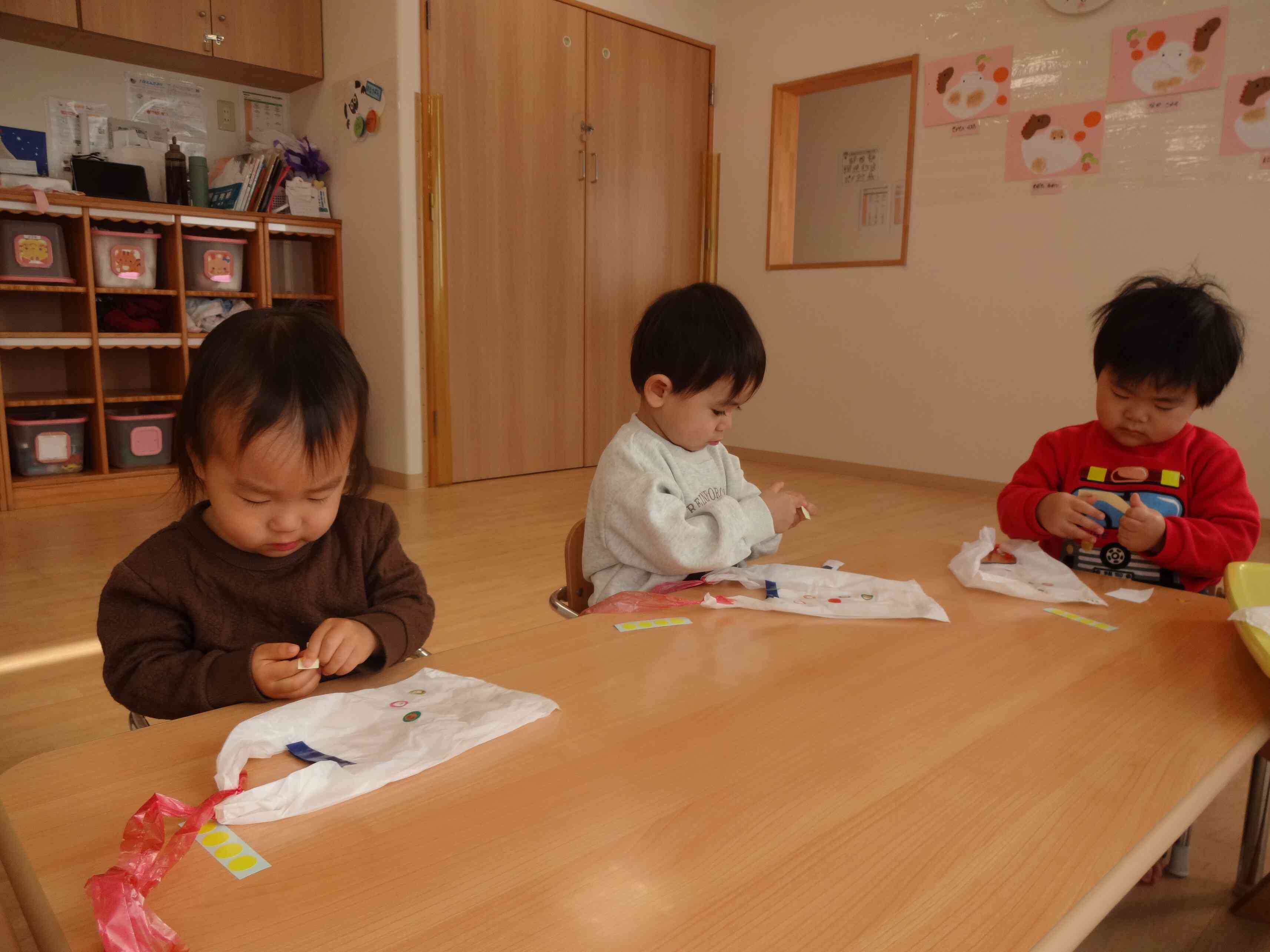 集中して製作中