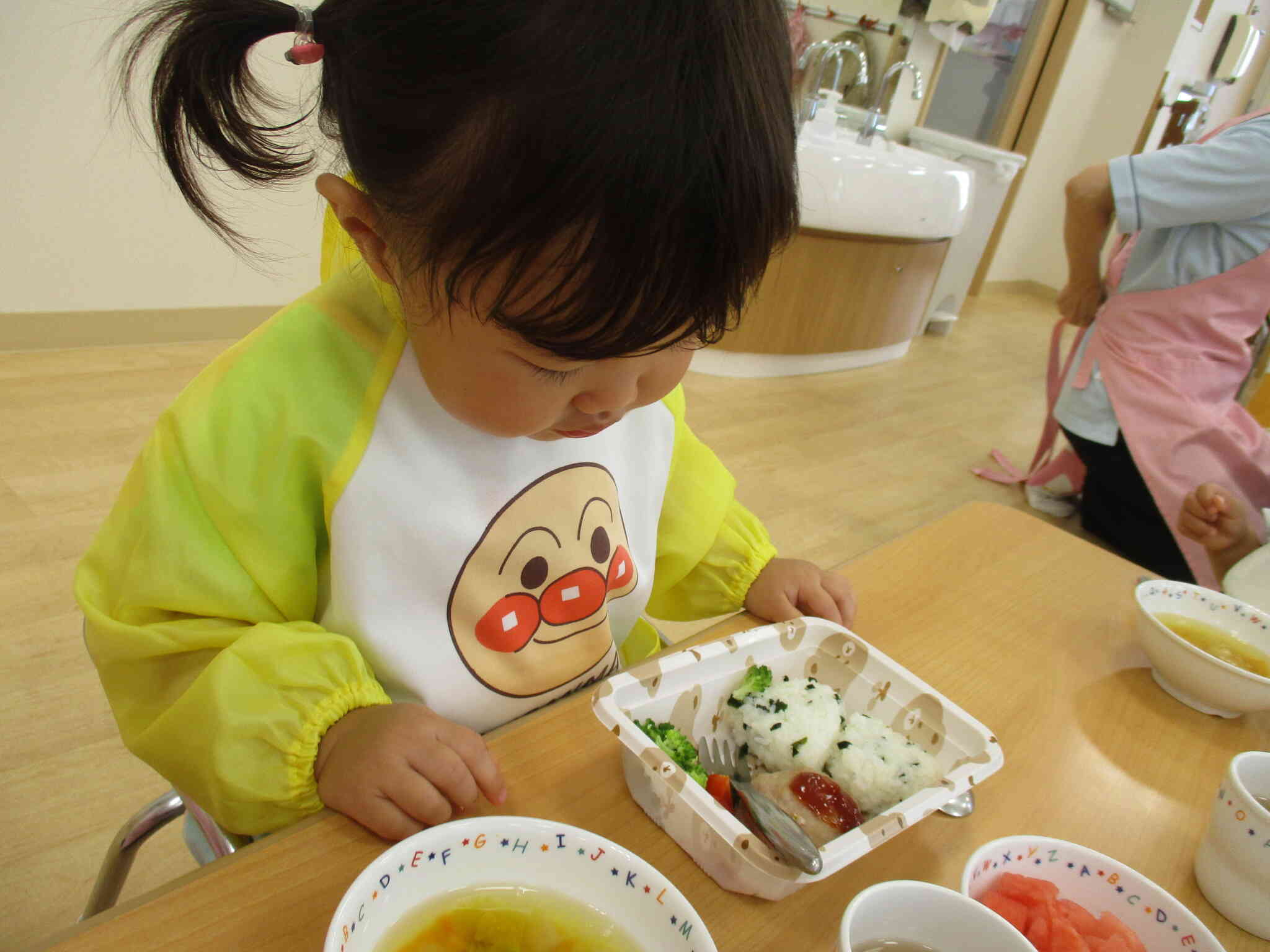 「おいしそう、どれからたべようかな？」