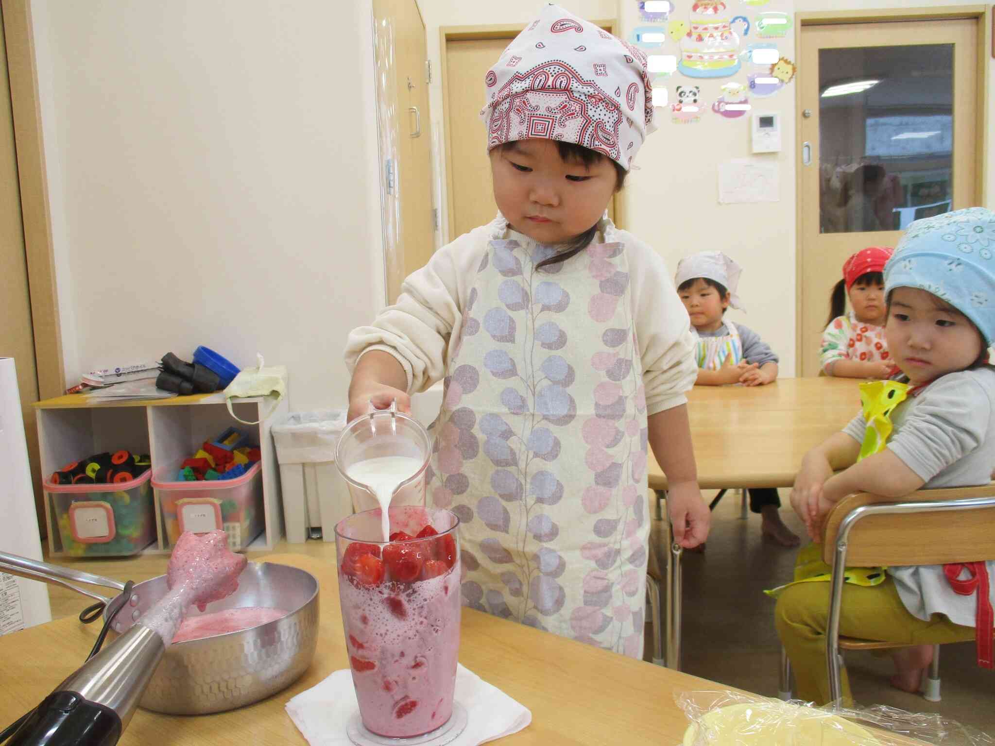 食育～苺ババロア作り～