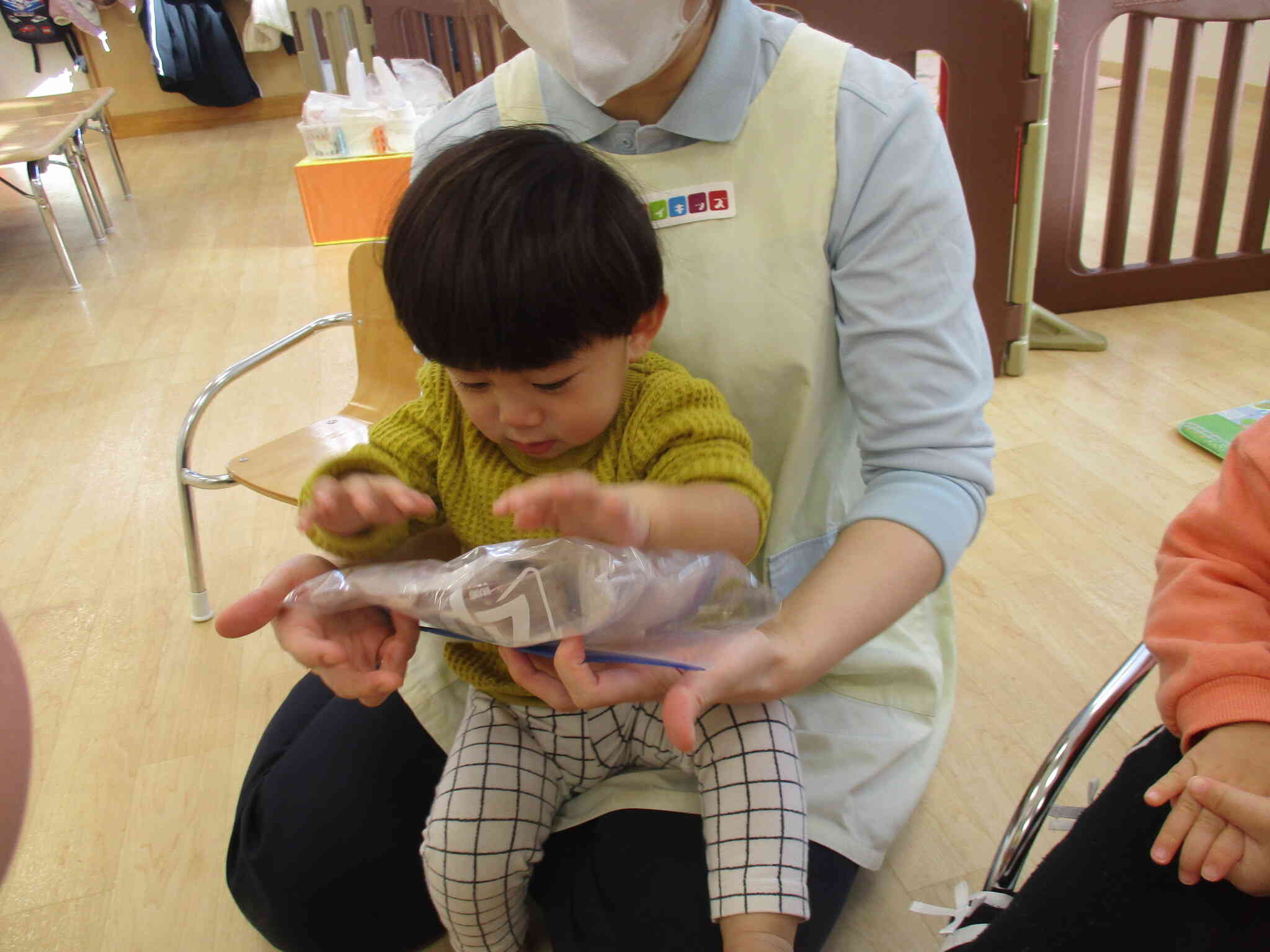 「ぼくもさわってみる」