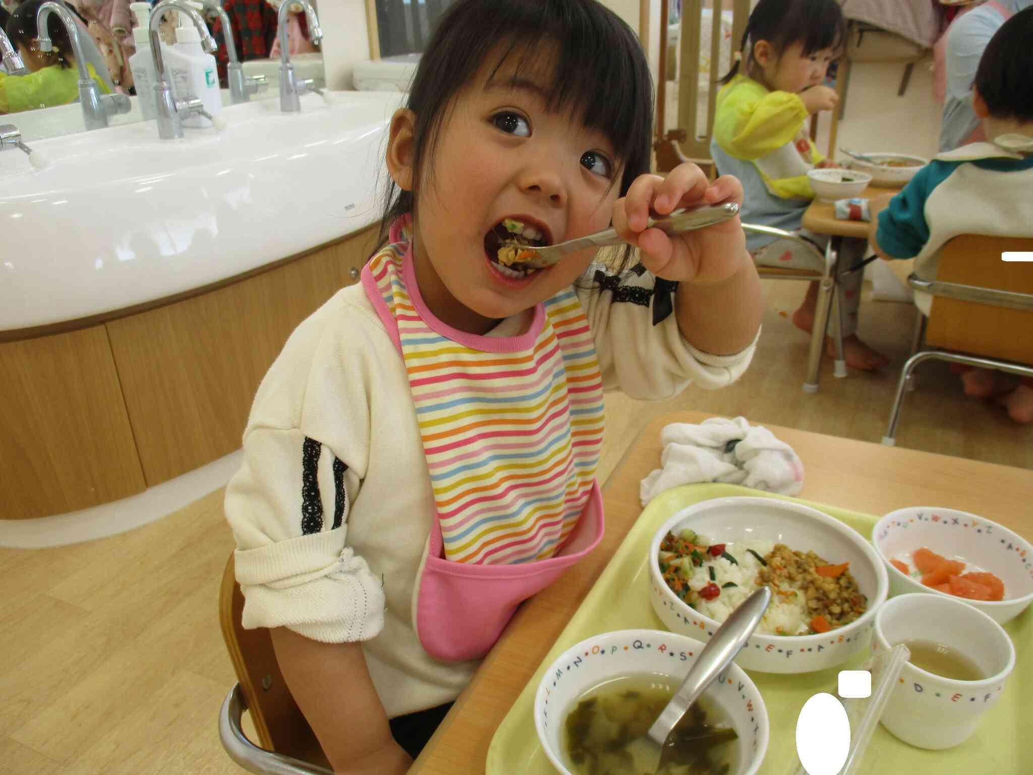 大きなお口でパクッ！