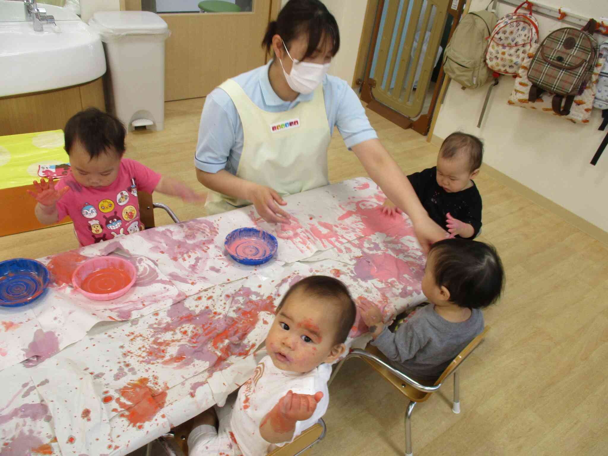 手でもぬりぬり