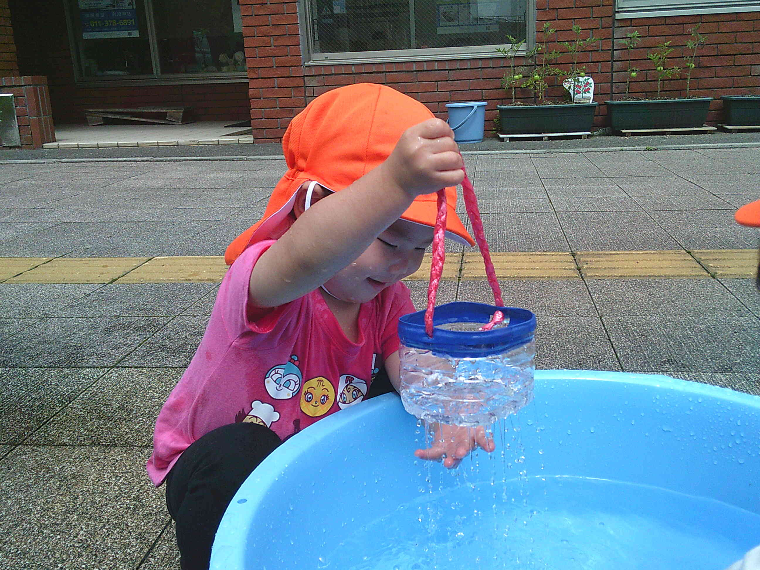 暑い日は水遊びが最高だね！
