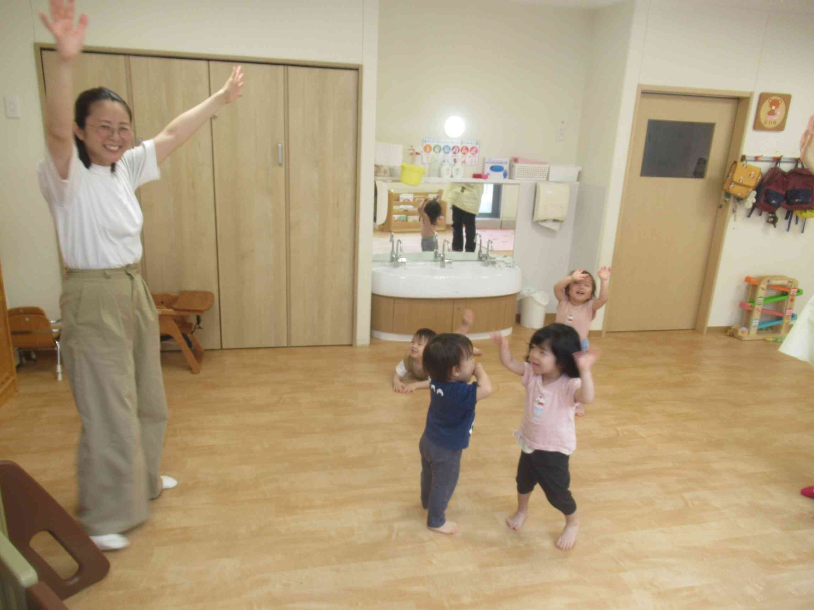 室内活動　1歳児