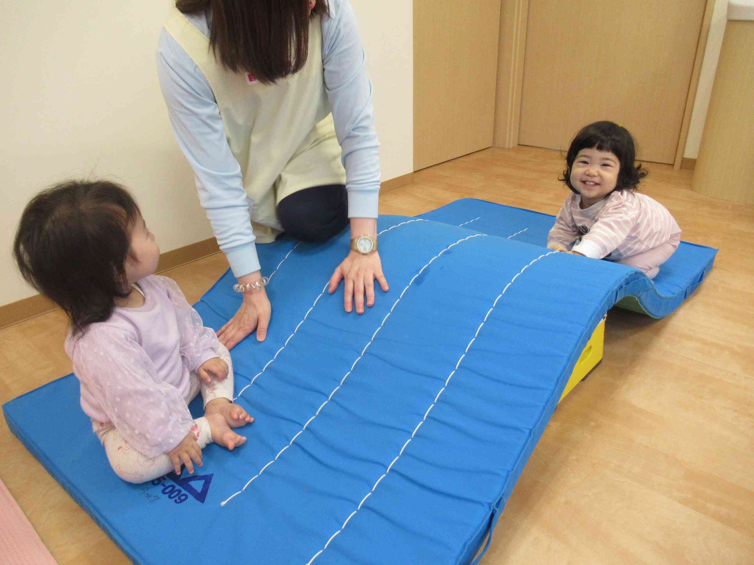 マットの感触が面白いな～♪