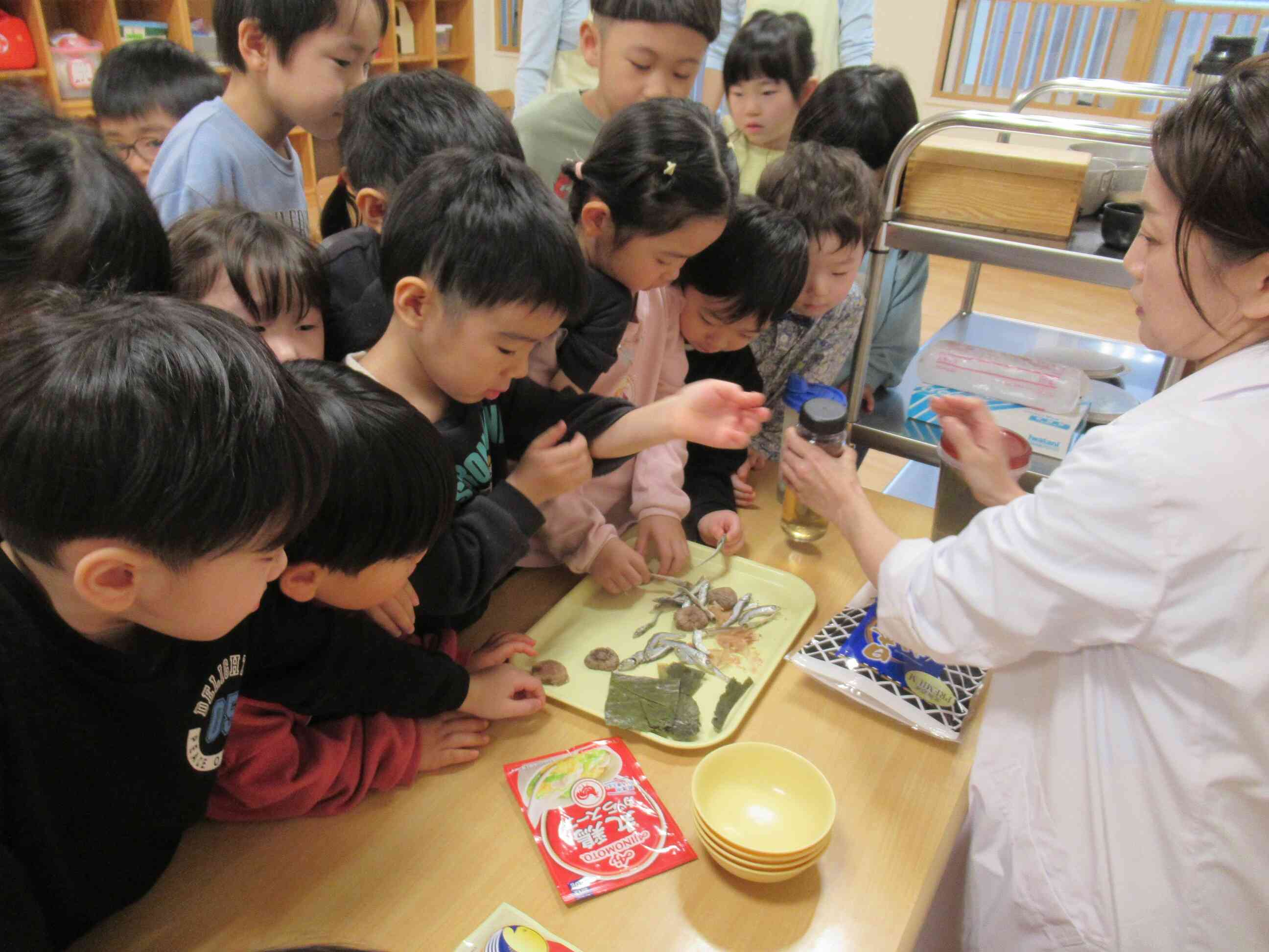 色々な「だし」に触れてみよう！