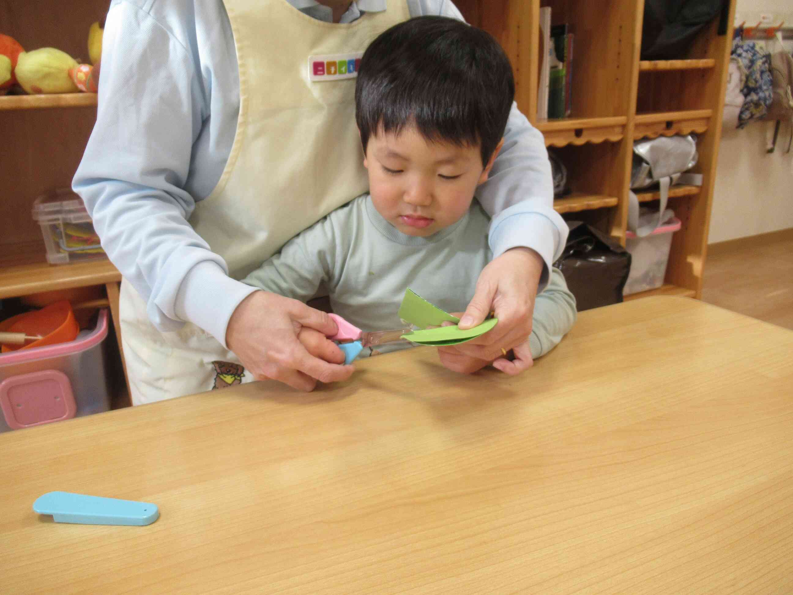 ハサミに挑戦！！