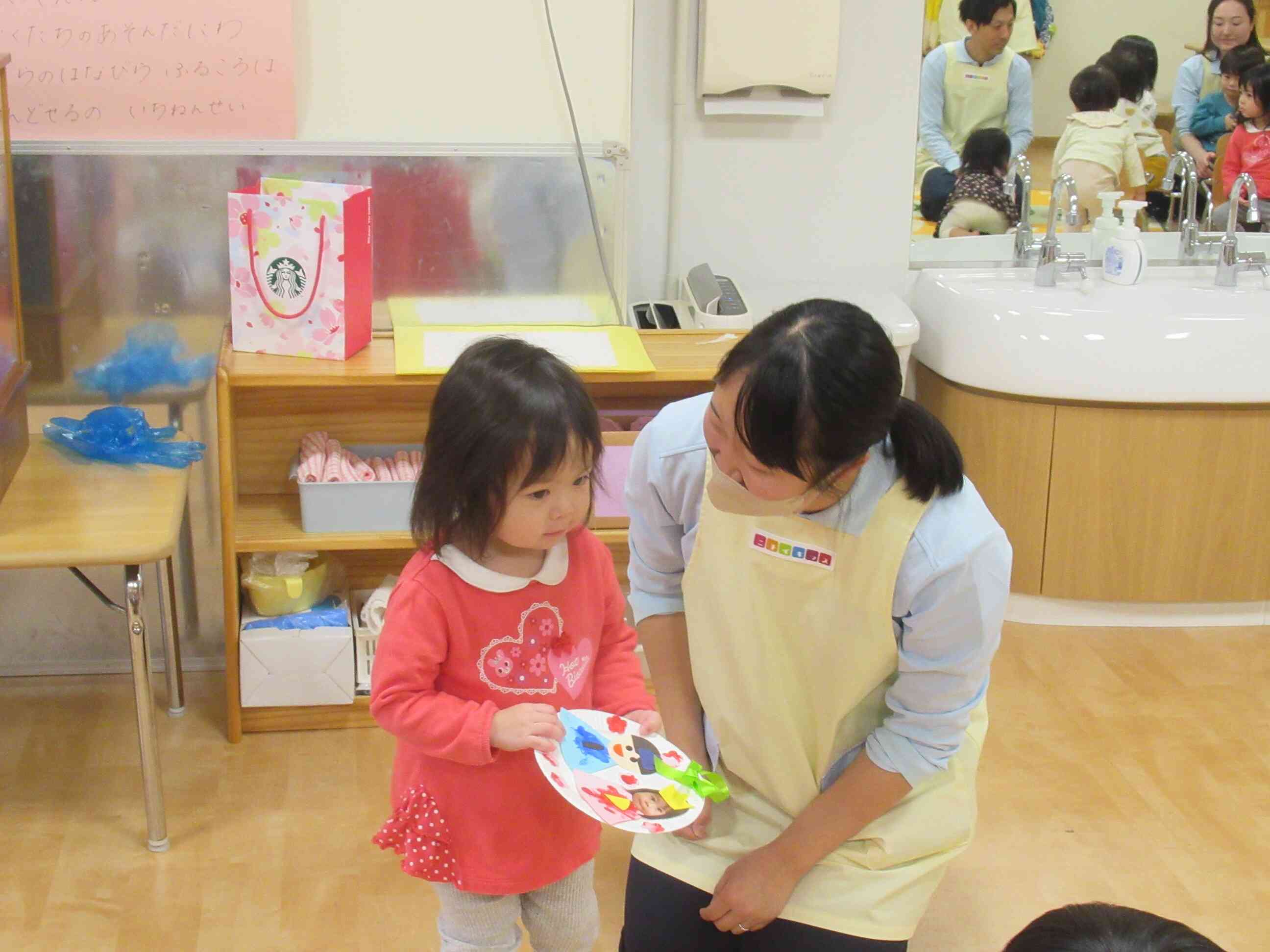 ひな祭り製作発表(乳児クラス編)