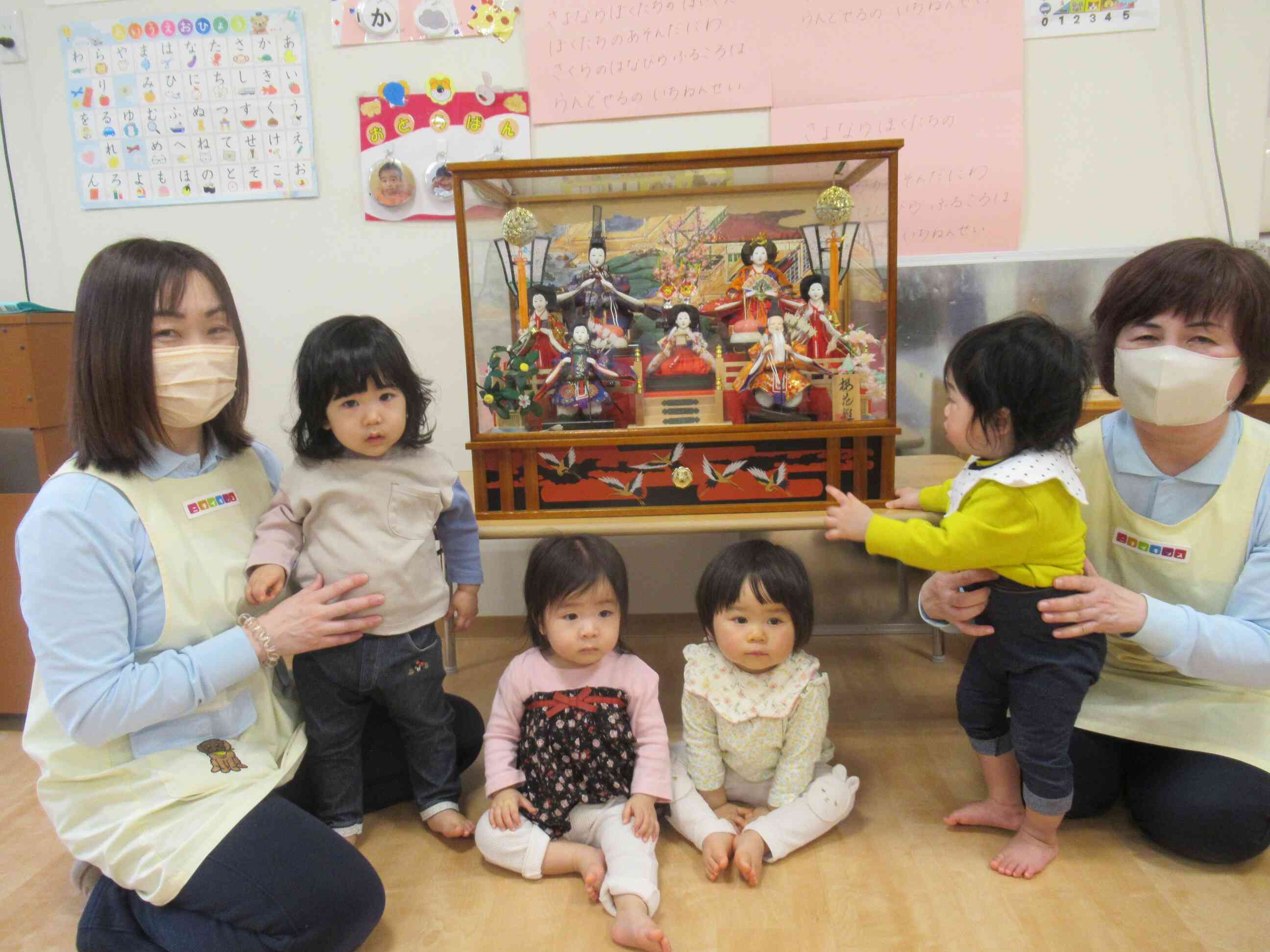 お雛様と一緒に撮影タイム☆彡