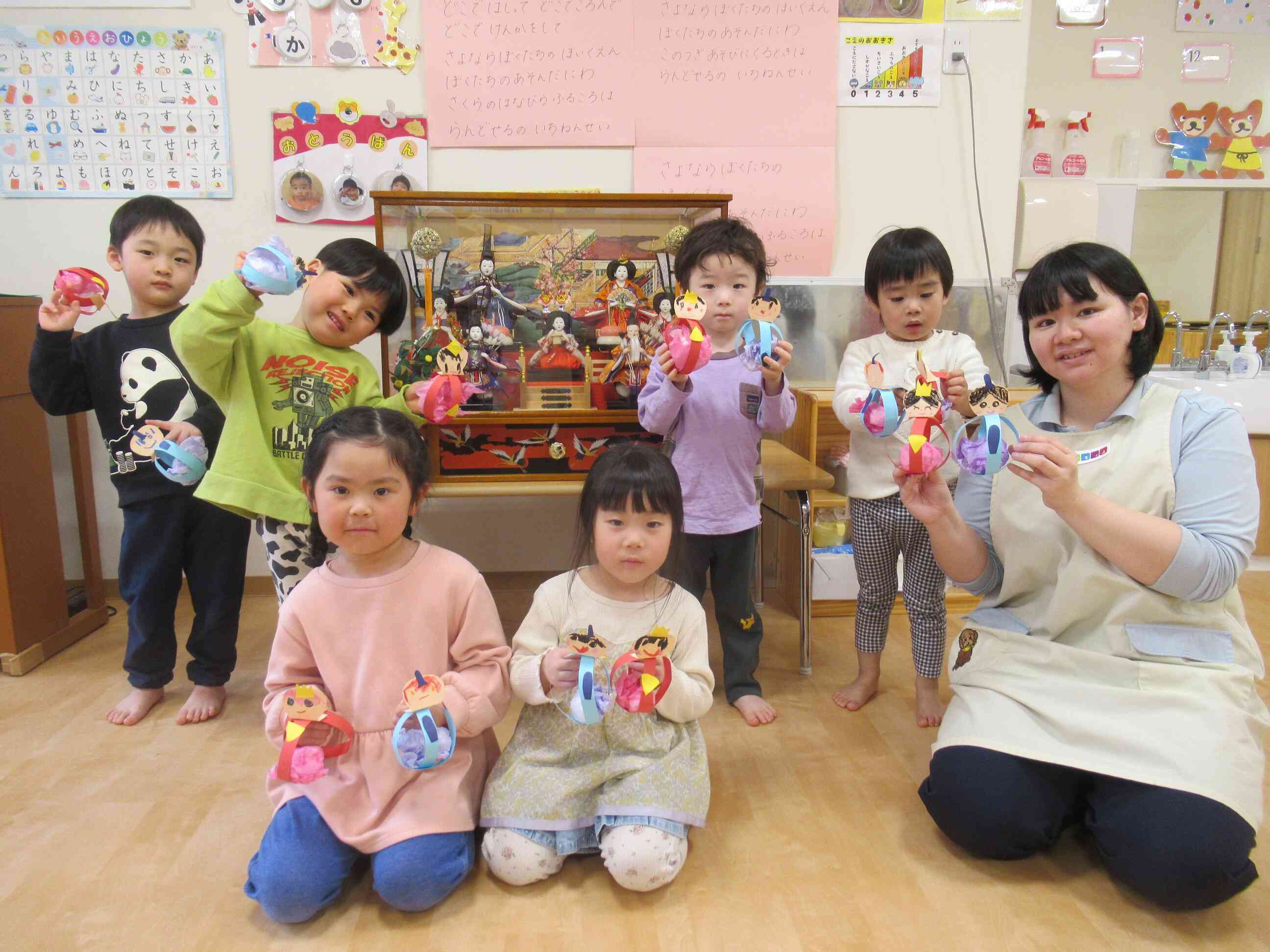 おだいりさ～まと♪おひなさま～♪