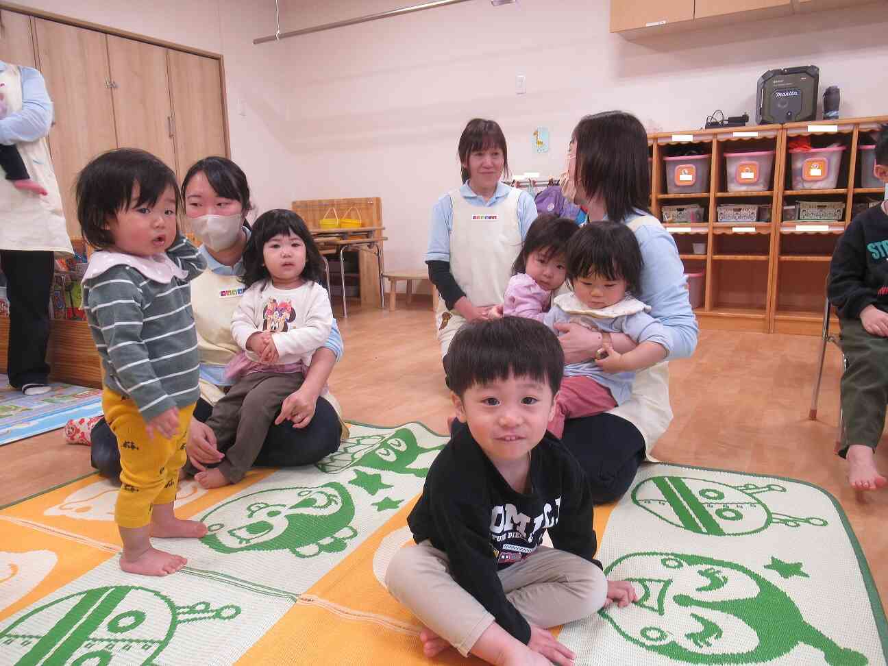 新しい先生は誰かな？？