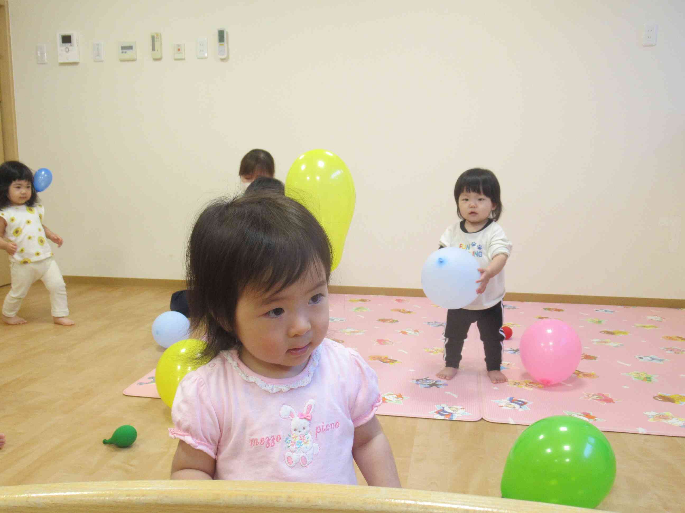 室内では
