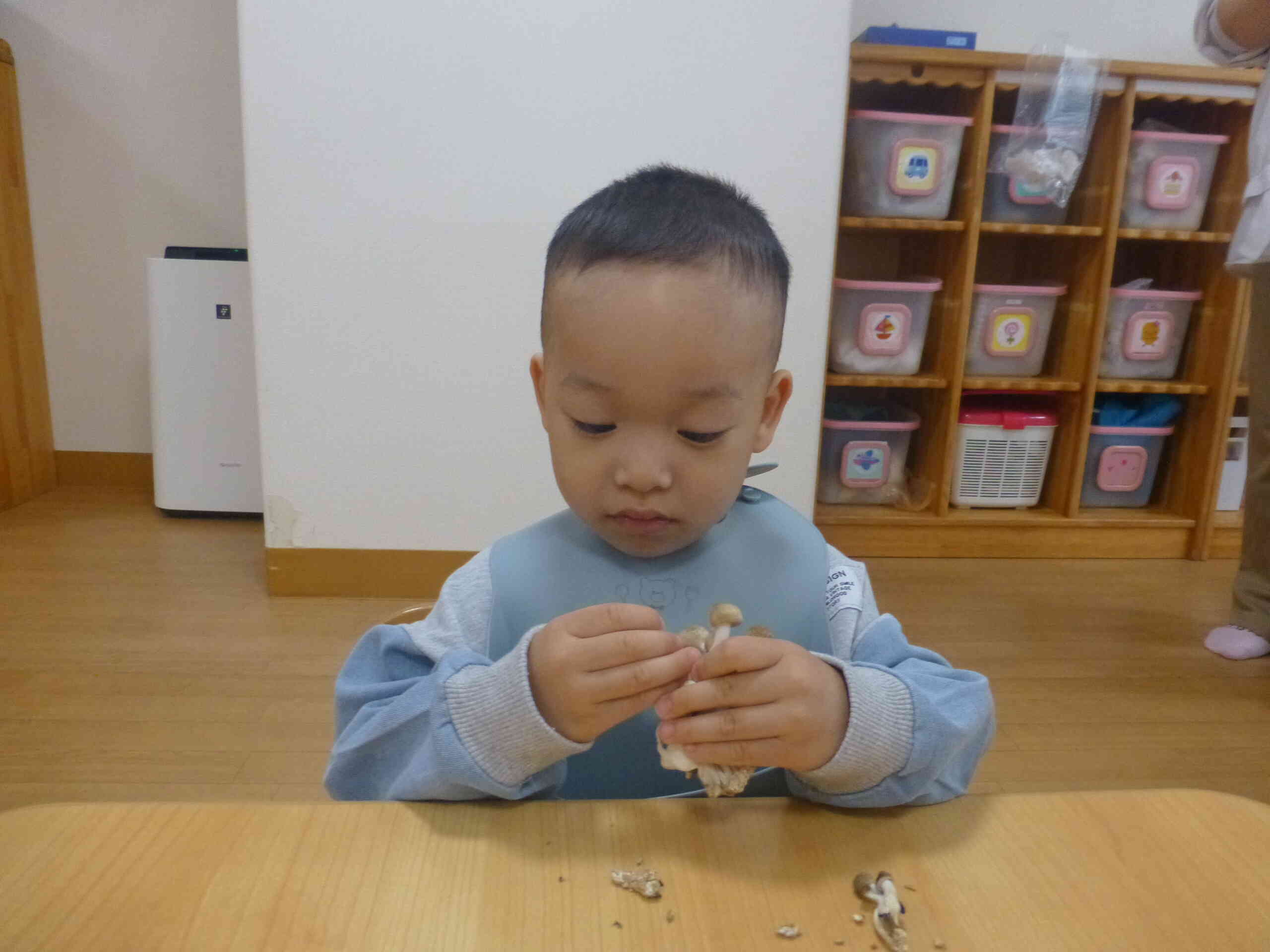 小さくちぎって給食にいれてもらおう！！！