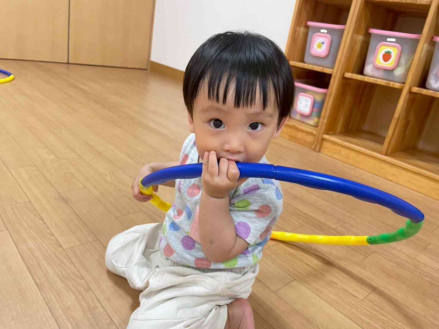 雨の日はお部屋で運動遊び♪
