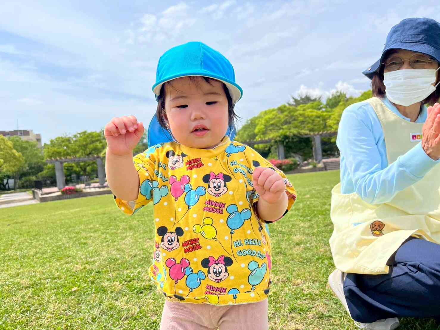 バランスをとって～。上手に歩けてるね！！