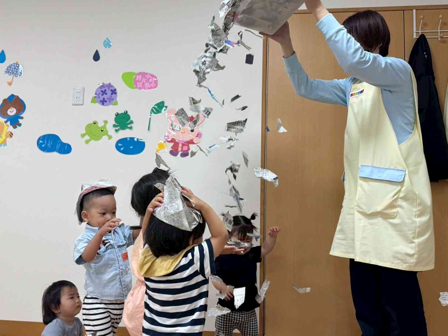 新聞紙あそび!