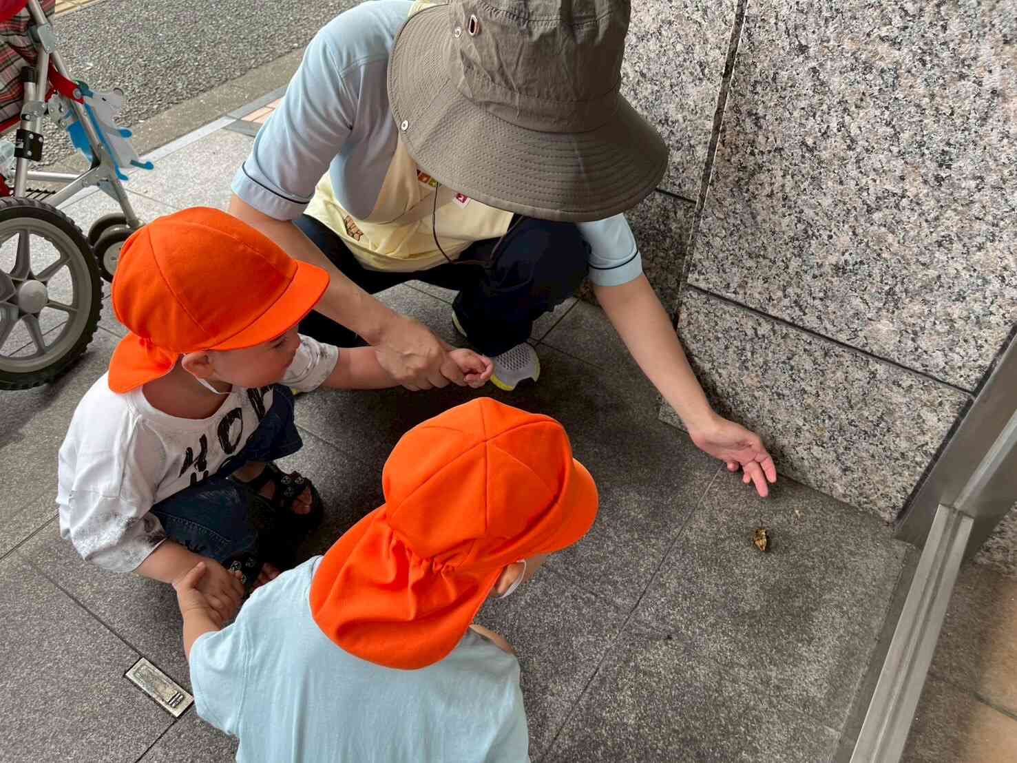 最初は怖がって手を繋いでいた二人☆