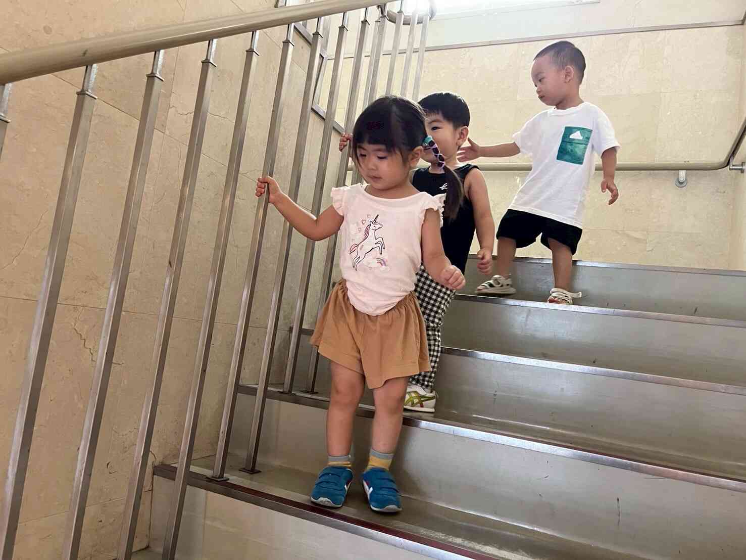 一段一段　ゆっくりと・・・。