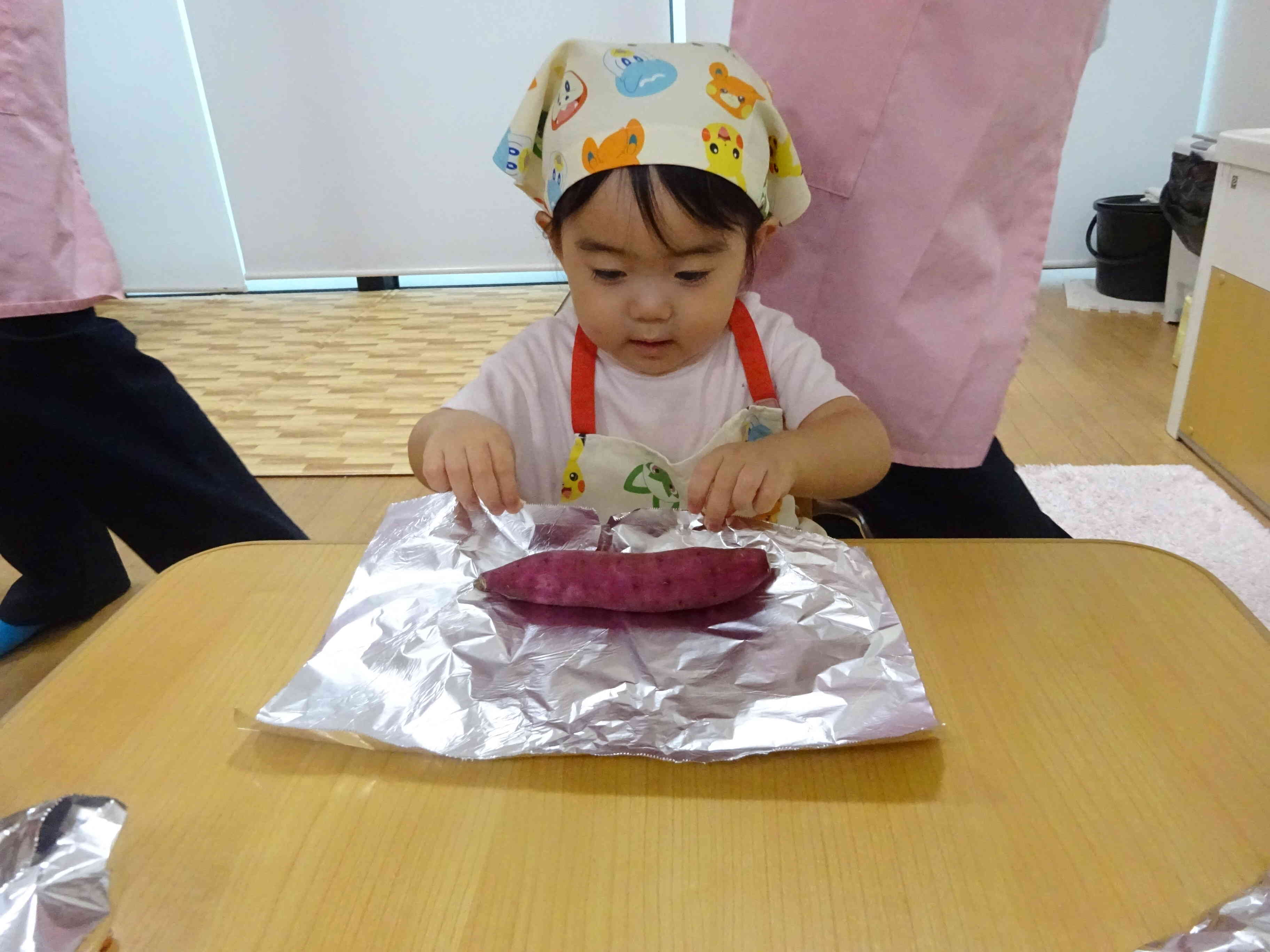 おいもを包むよ！！！