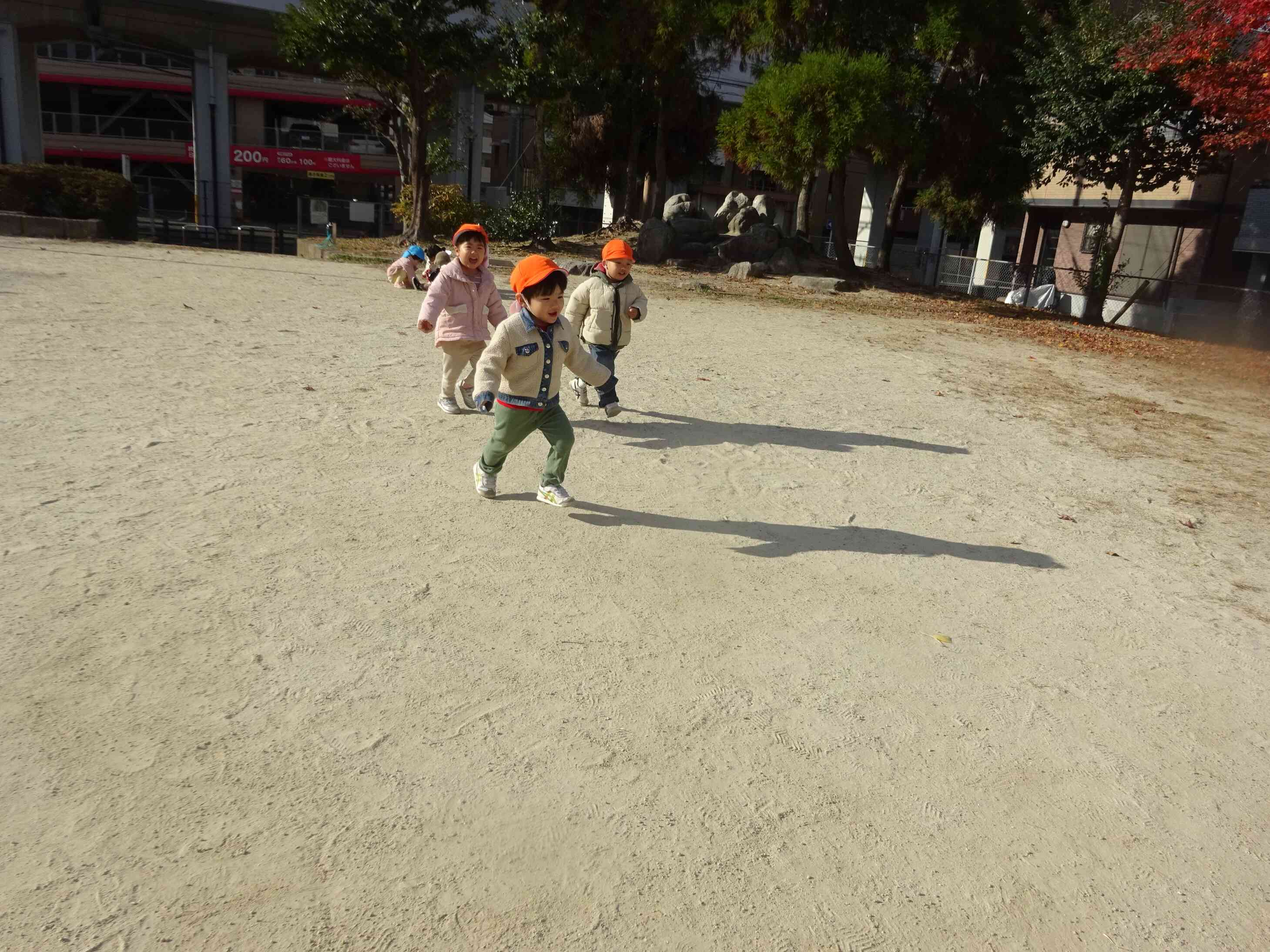 まて～！！と追いかけっこ！！